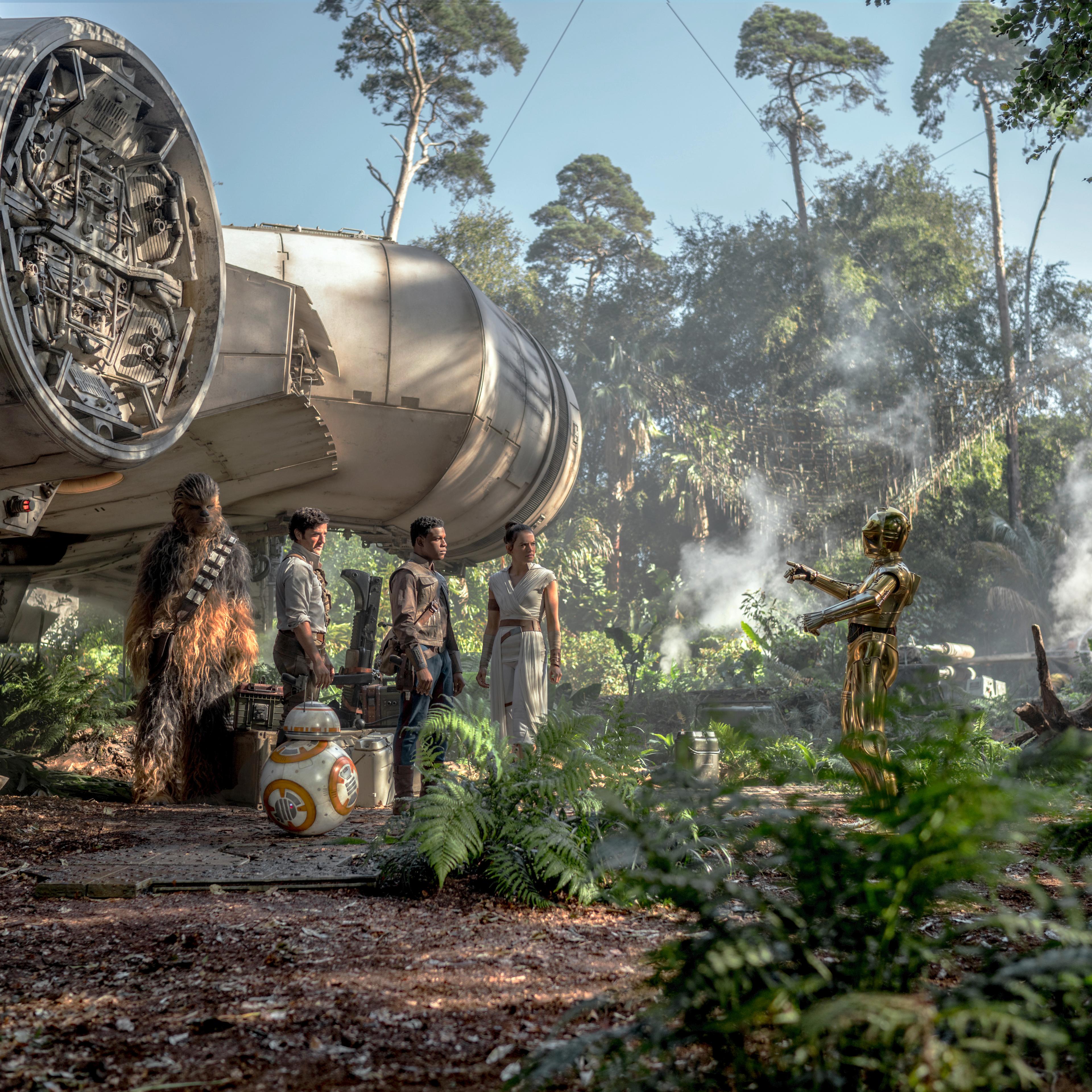 Millennium Falcon Rise of Skywalker