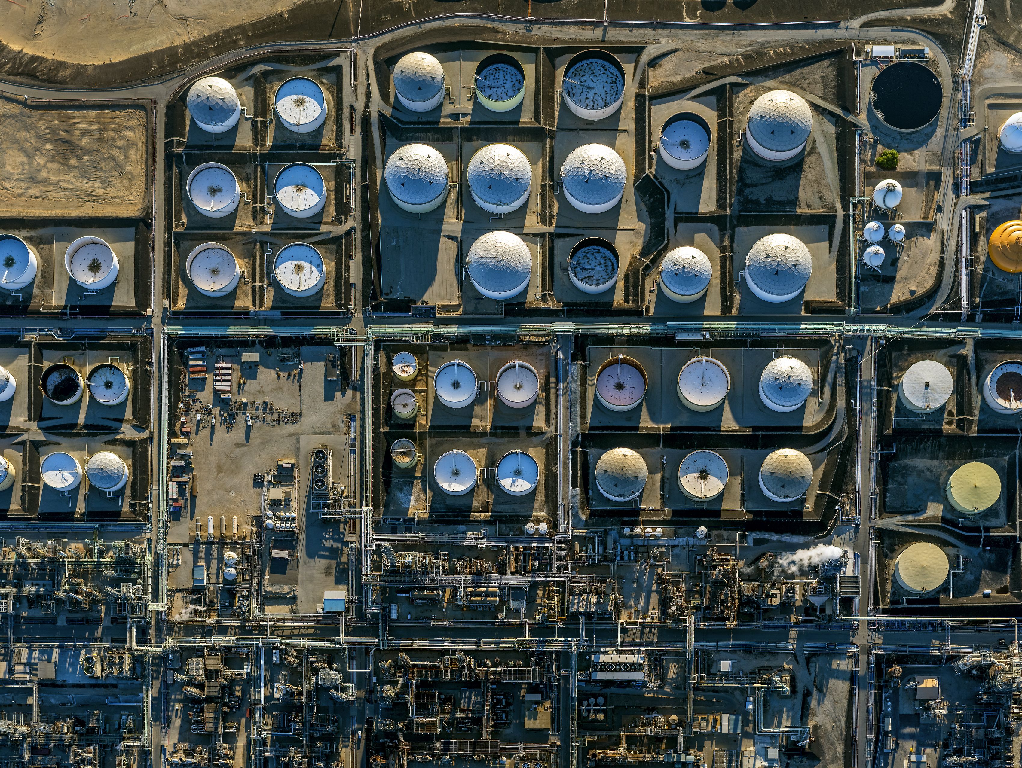 Refineries and ports aerial photographs, America - 2016