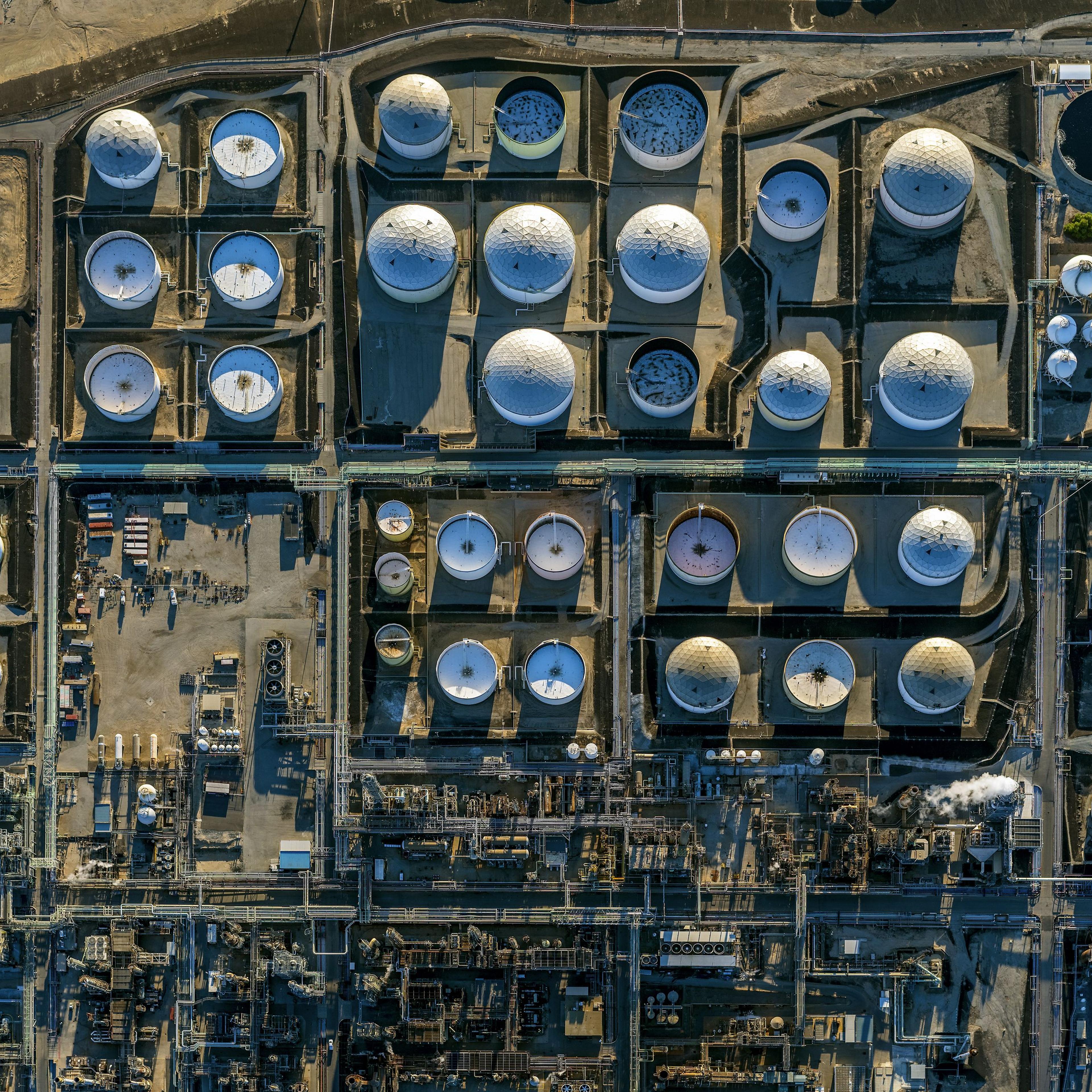 Refineries and ports aerial photographs, America - 2016