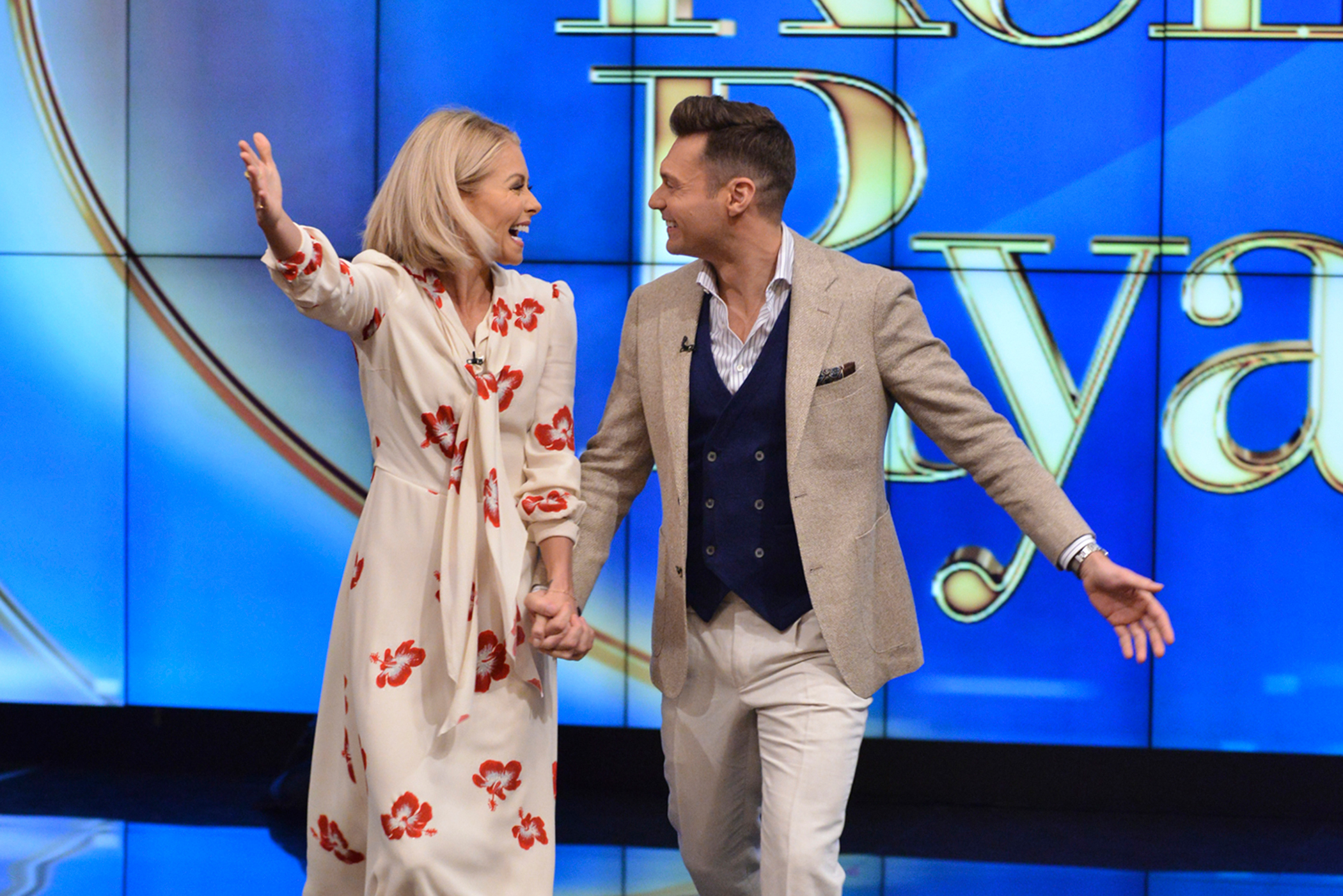 170501-ryan-seacrest-live-kelly-ripa-2