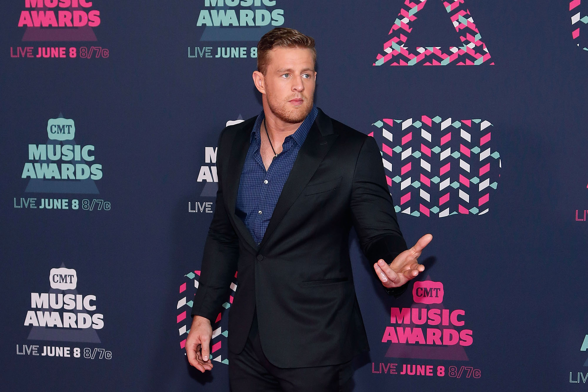 2016 CMT Music Awards - Arrivals