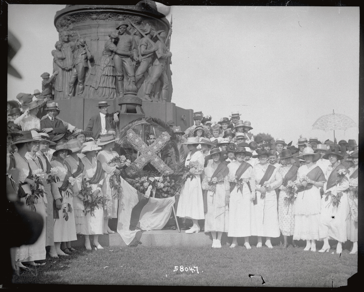 Confederacy Daughters Unveil Monument