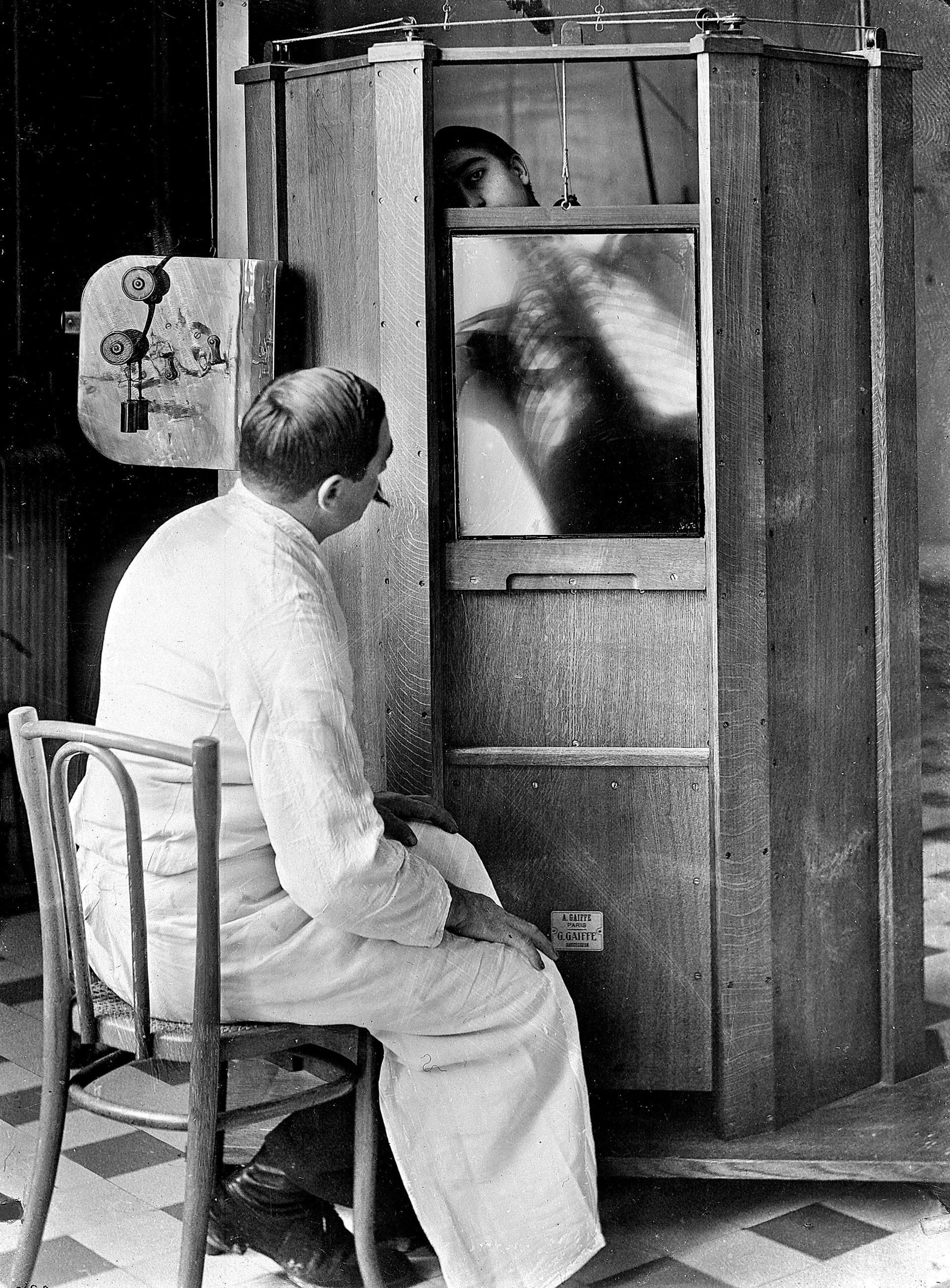 Vintage Radiographic X-Ray Photography: See 15 Vintage Photos of X-Rays at Work