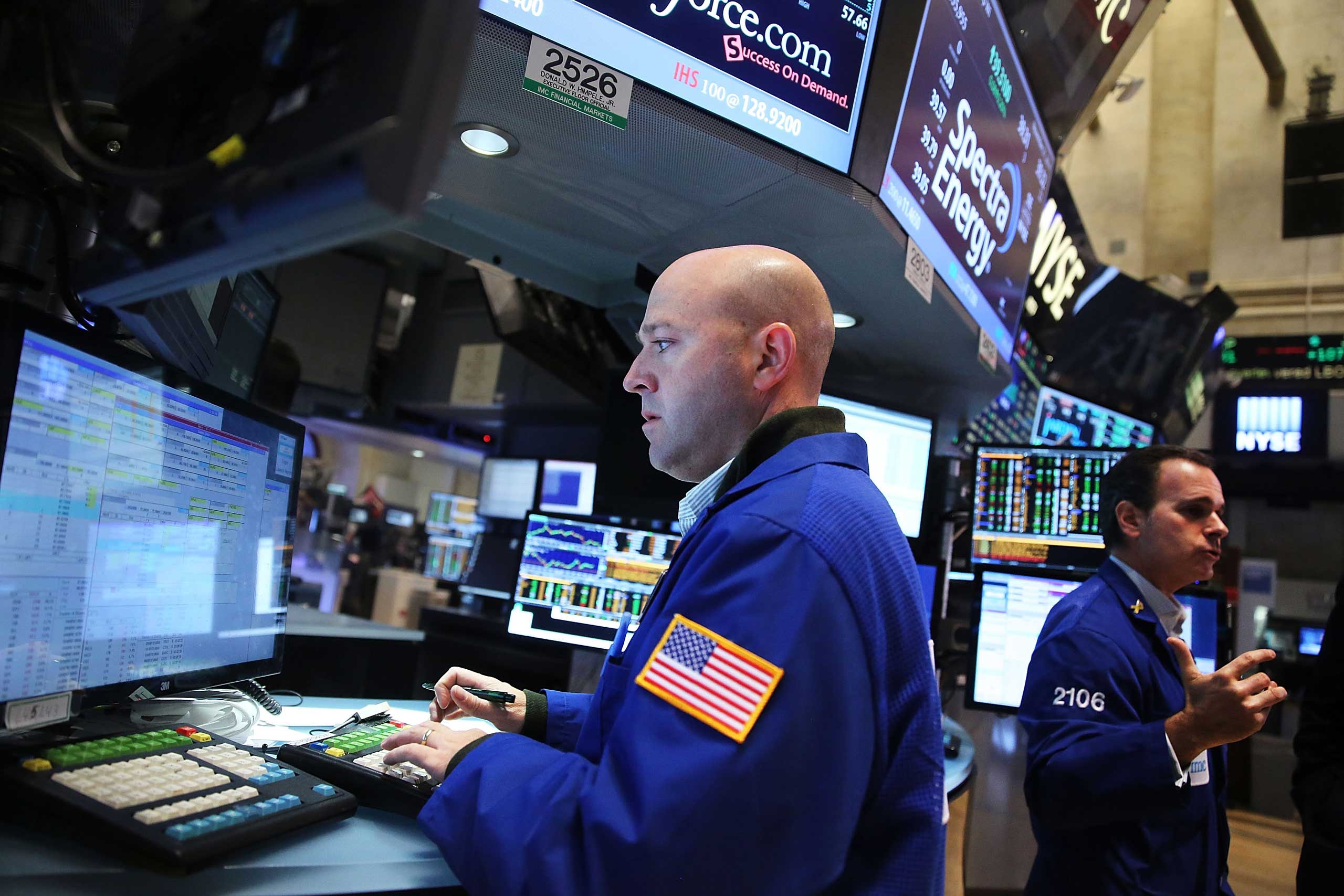 Dow Climbs Above 17,800 For First Time As Stocks Rise