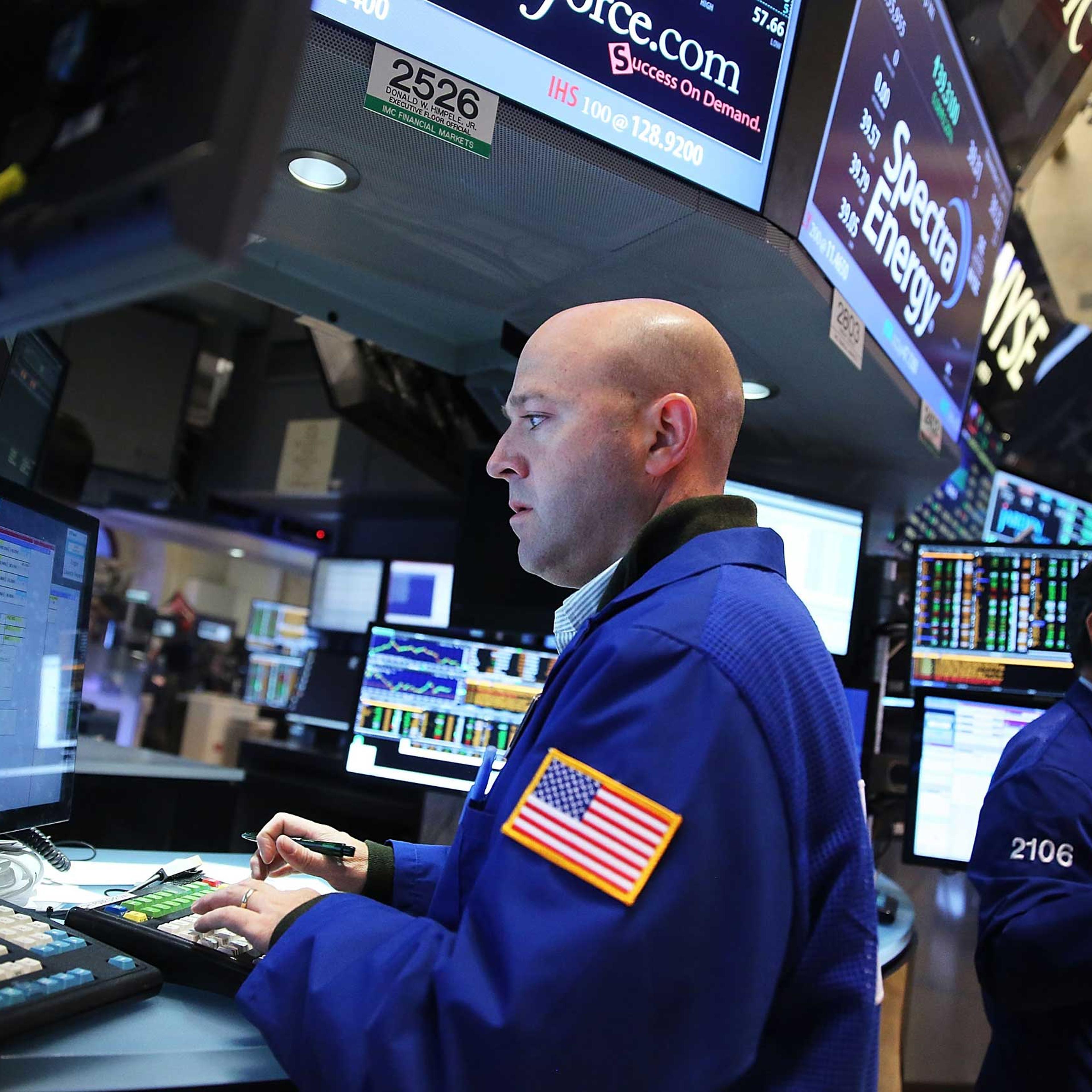 Dow Climbs Above 17,800 For First Time As Stocks Rise