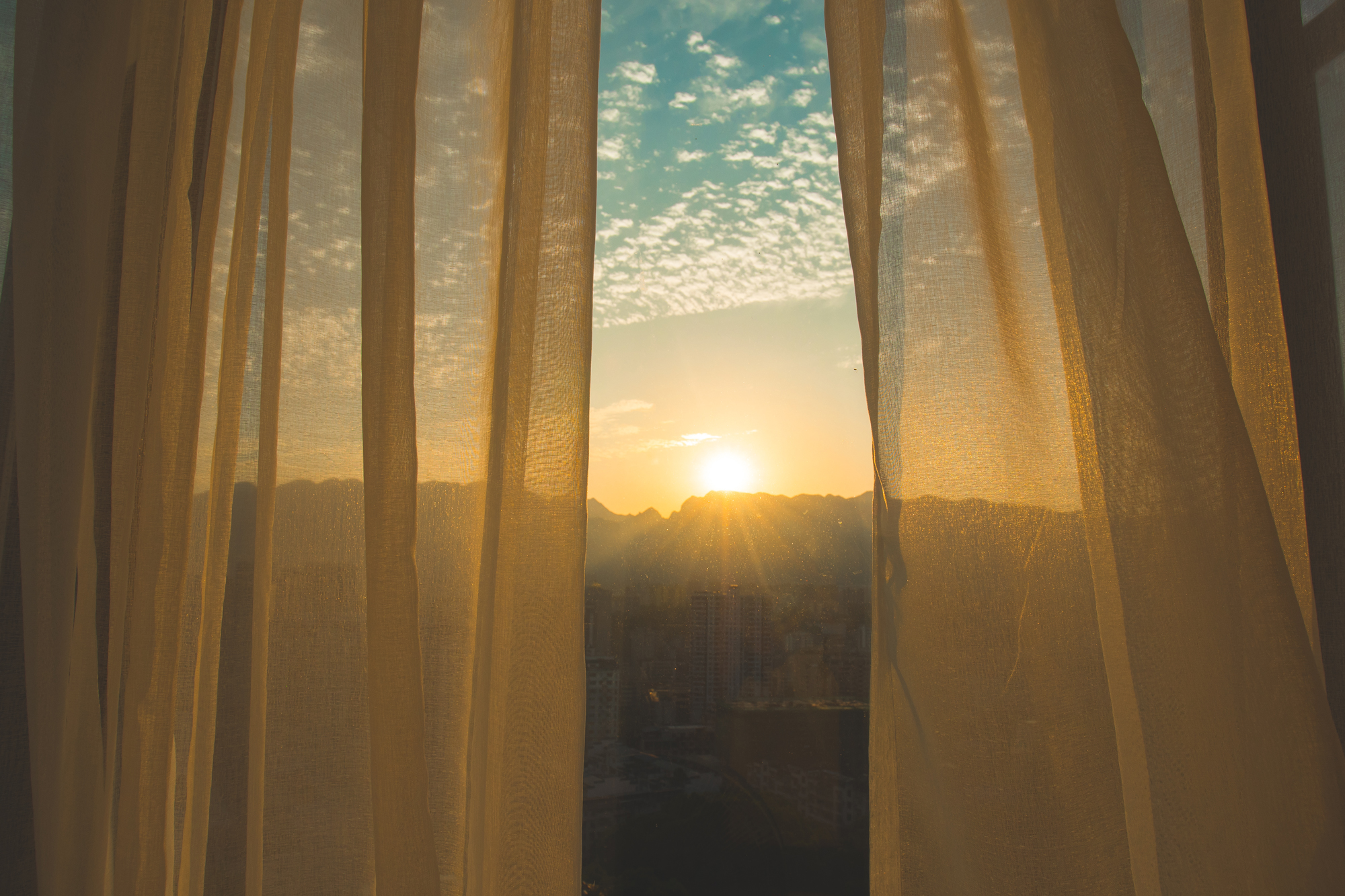 The Morning Light Habit Sleep Experts Swear By The Morning Light Habit Sleep Experts Swear By