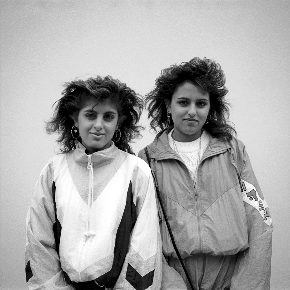 Teenage Precinct Shoppers by Nigel Shafran: A Look Back to 1990