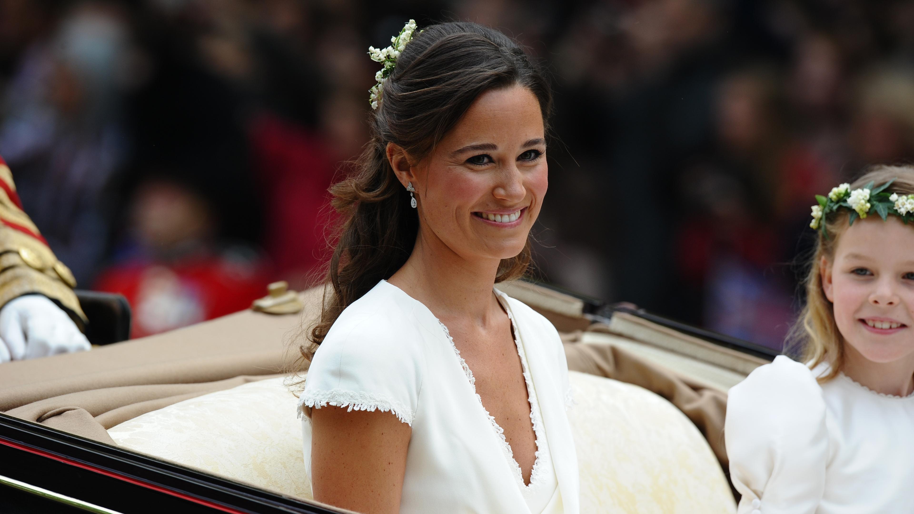 pippa's bridesmaid dress at kate's wedding Why is Pippa Middleton's Bridesmaid Dress so Popular?
