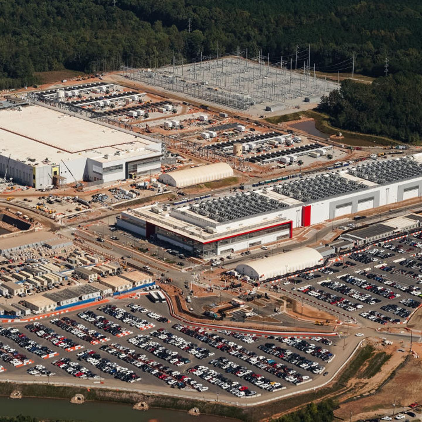 Blackstone's Data-Center Ambitions School a City on AI Power Strains