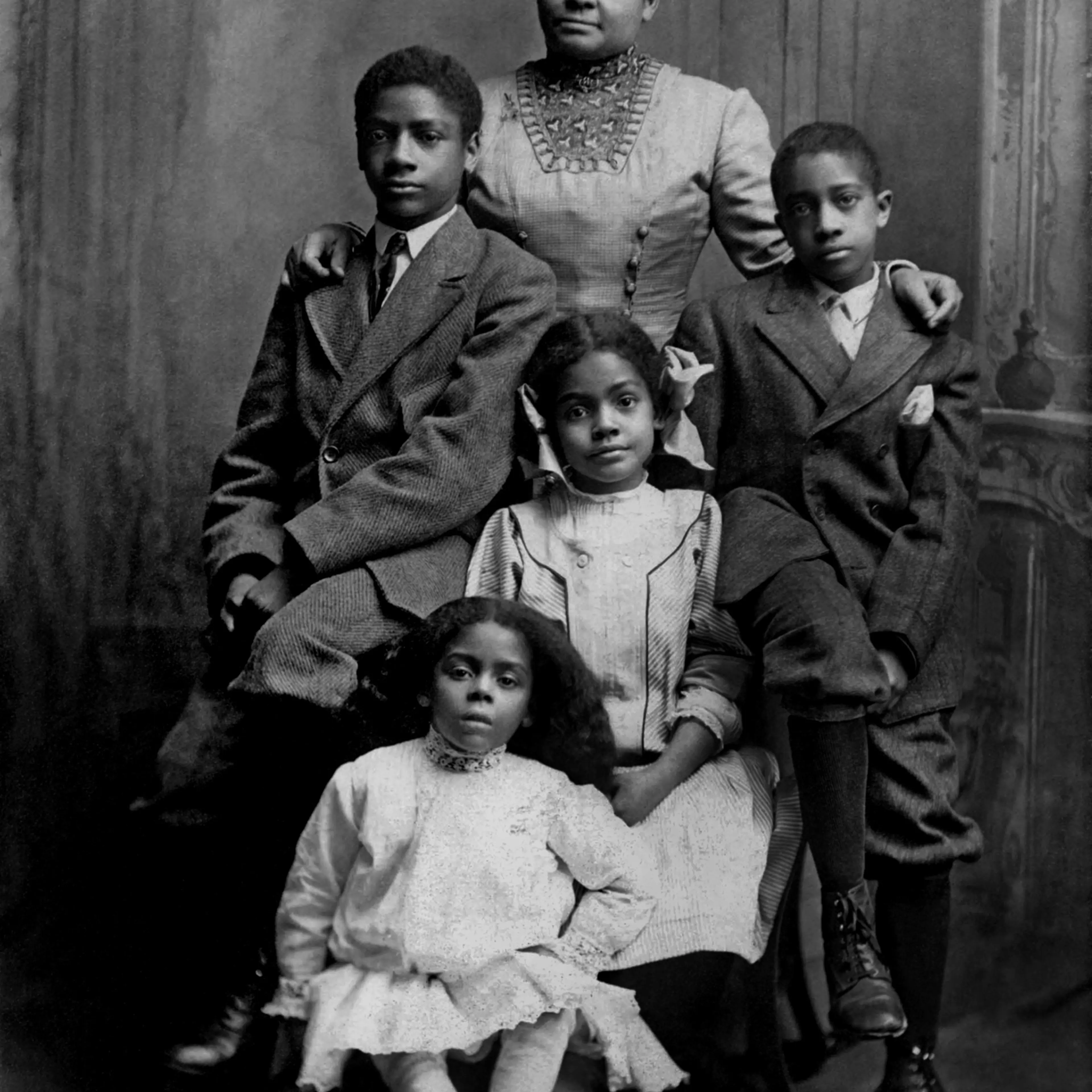 Ida B. Wells in Chicago in 1909 with her children: Charles, Herman, Ida and Alfreda
