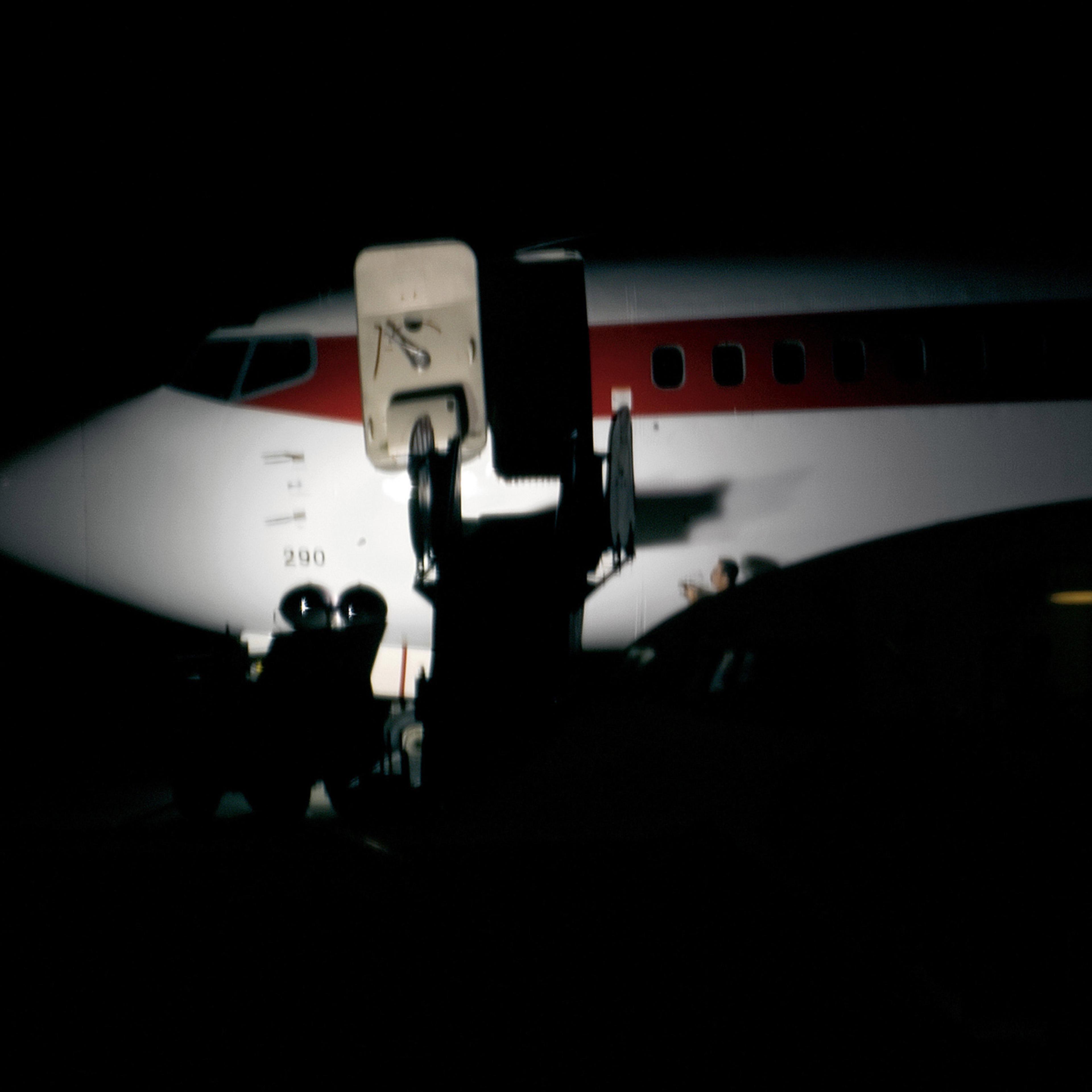Unmarked 737 at "Gold Coast" Terminal, 2006
Las Vegas, NV
Distance-1 mile