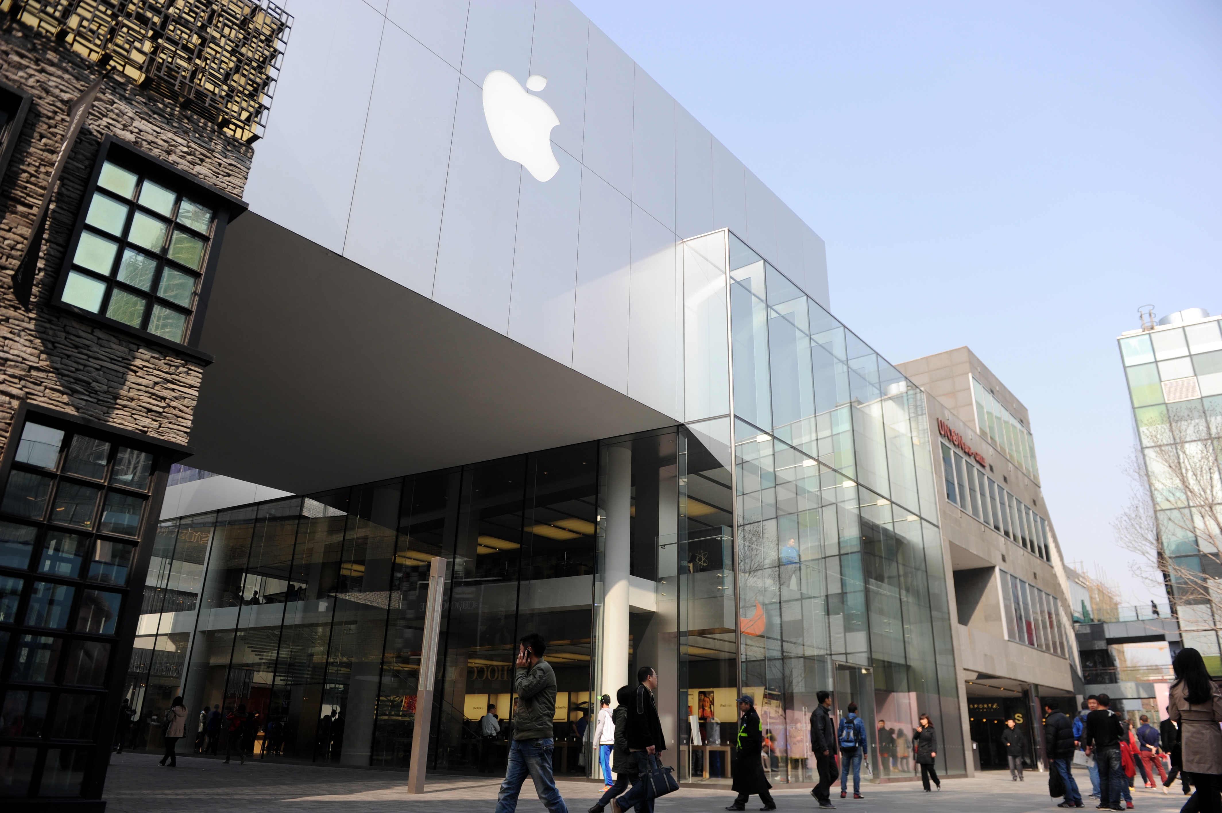 CHINA-US-IT-TELECOM-APPLE