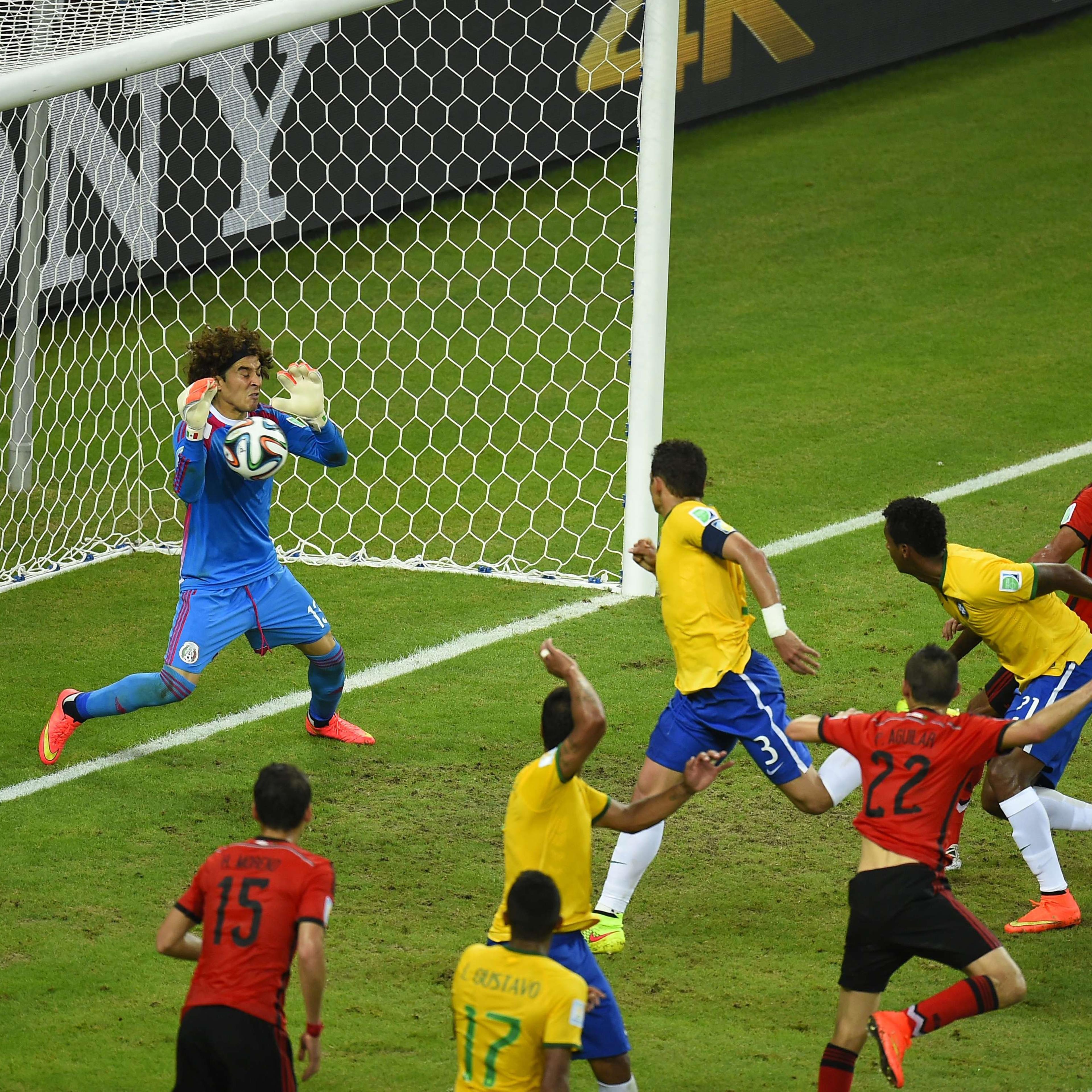 TOPSHOTS-FBL-WC-2014-MATCH17-BRA-MEX
