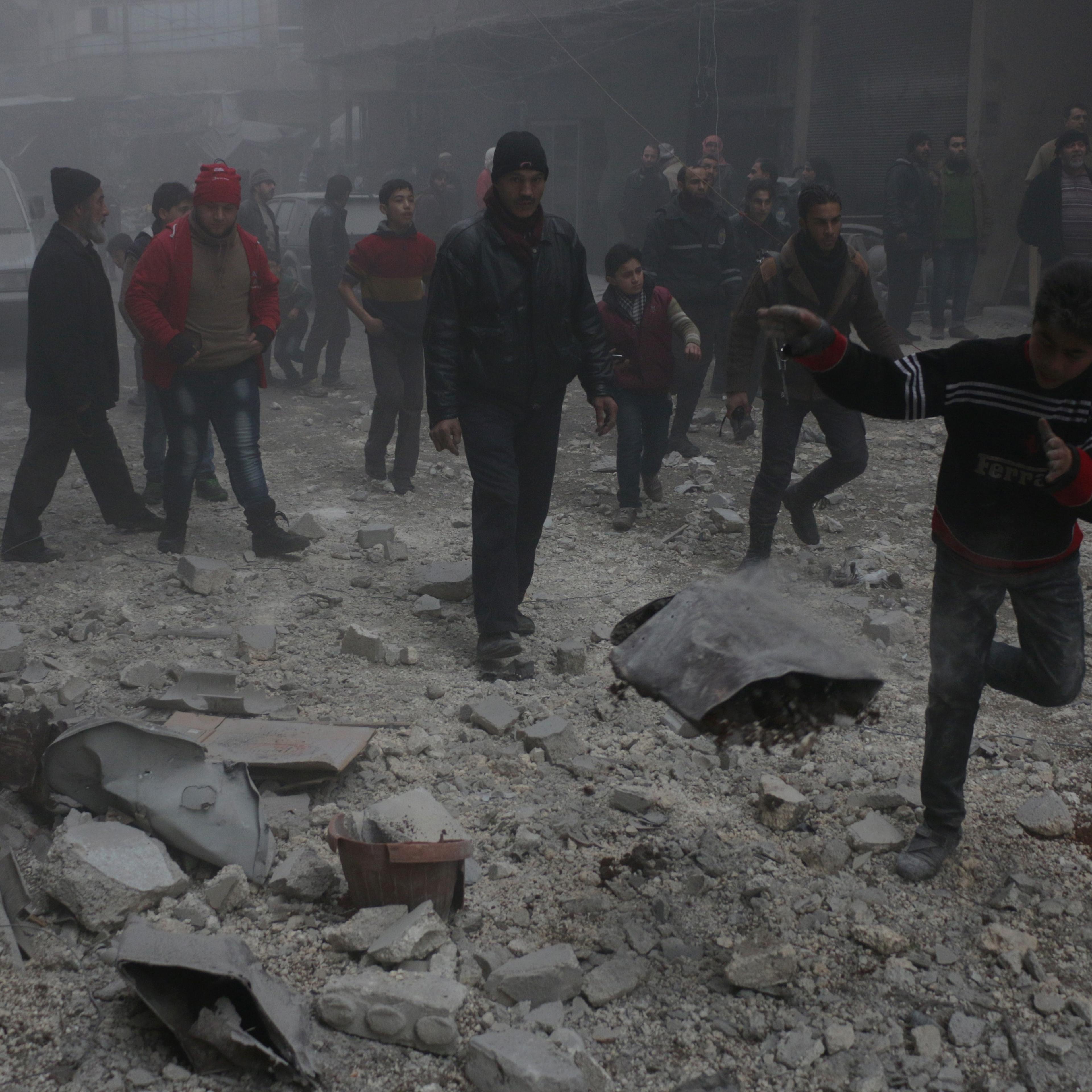 Russian air-strikes hit residential areas in Aleppo