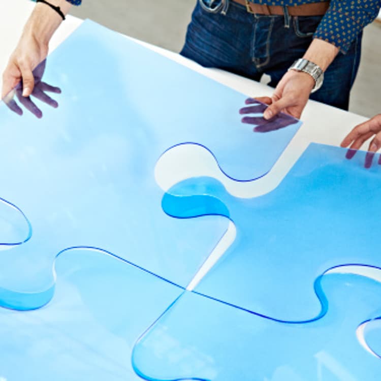 business-people-puzzle