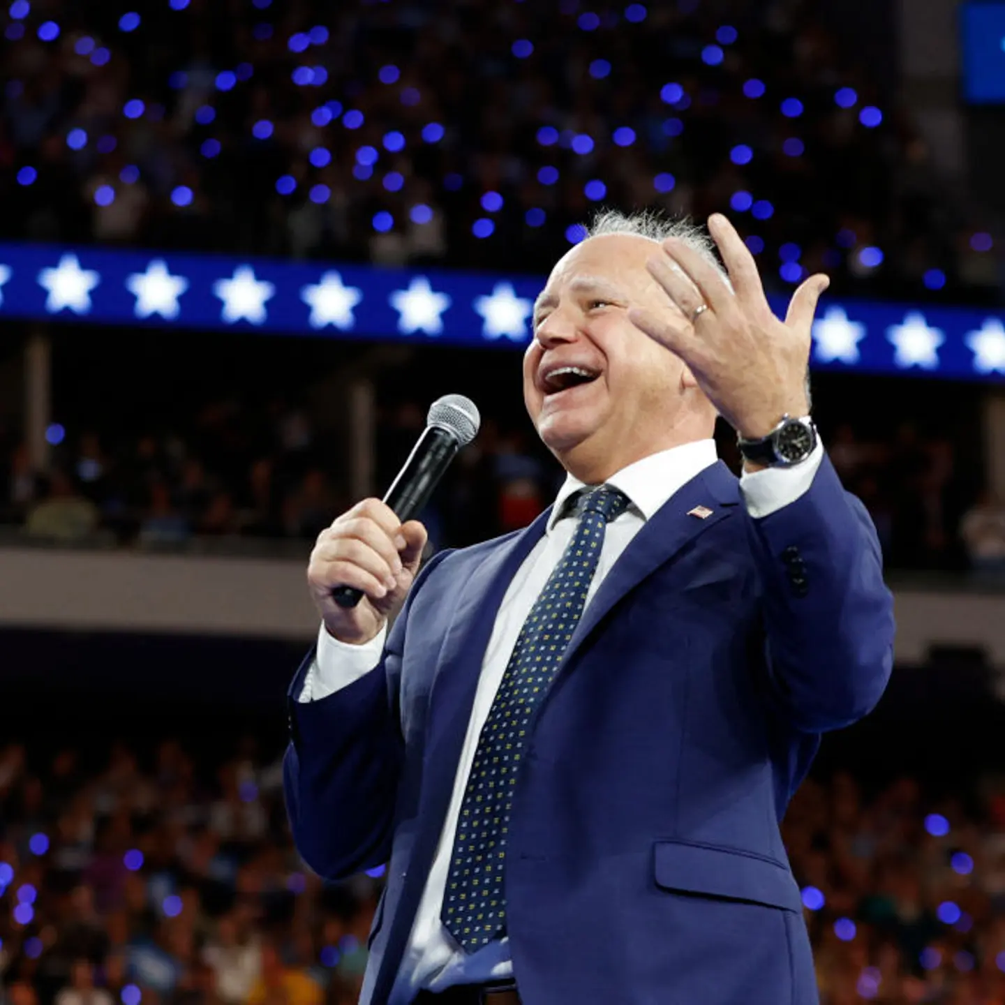 TOPSHOT-US-VOTE-POLITICS-HARRIS-WALZ