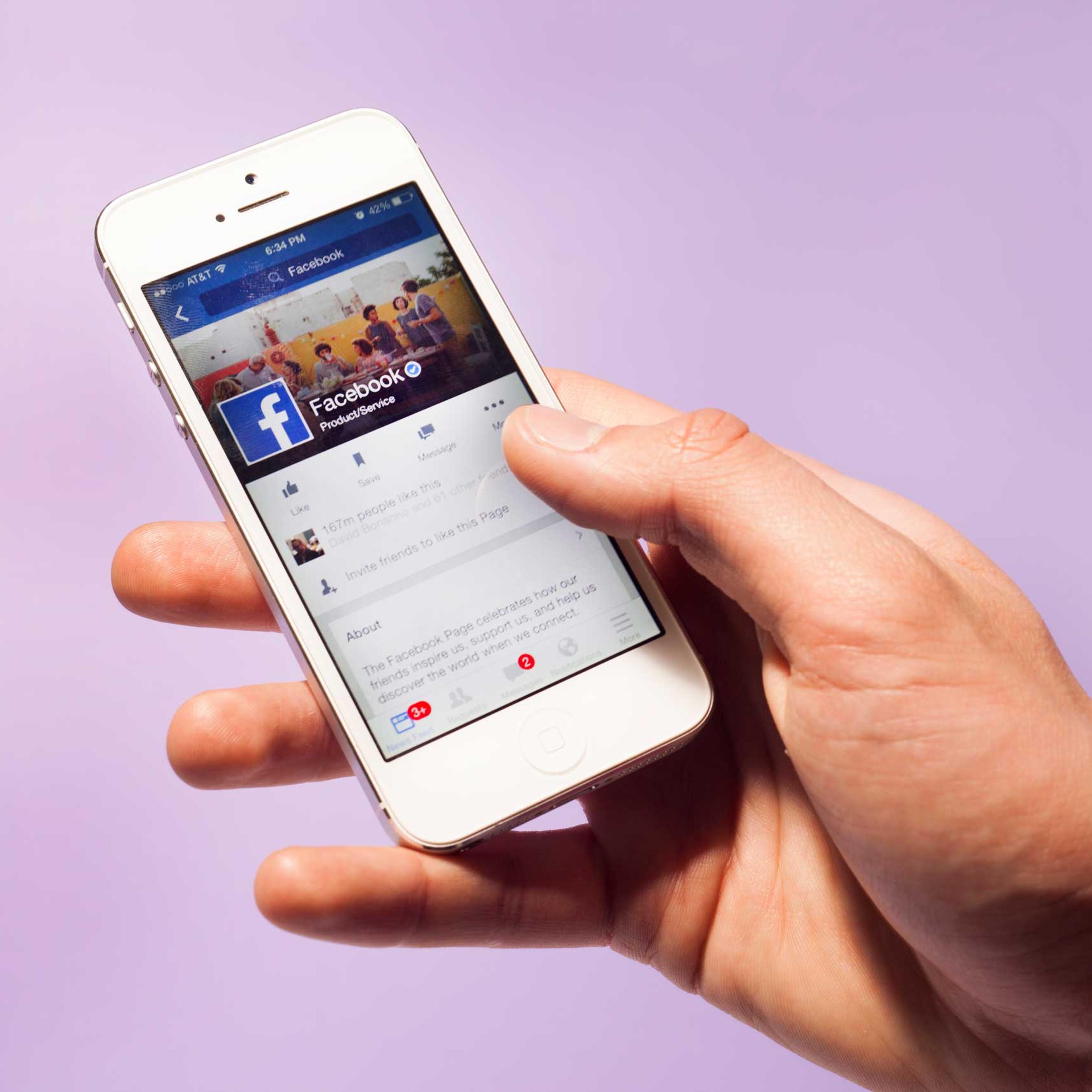 TIME.com stock photos Social Apps iPhone Facebook