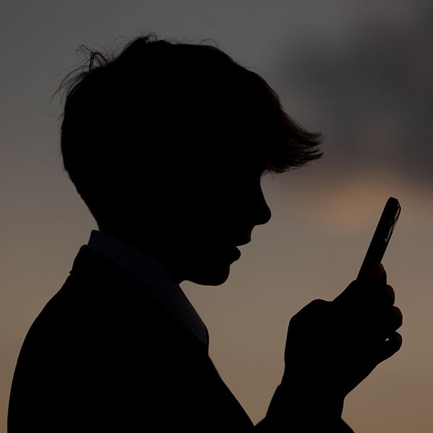 Australia Bans Social Media For Under 16s