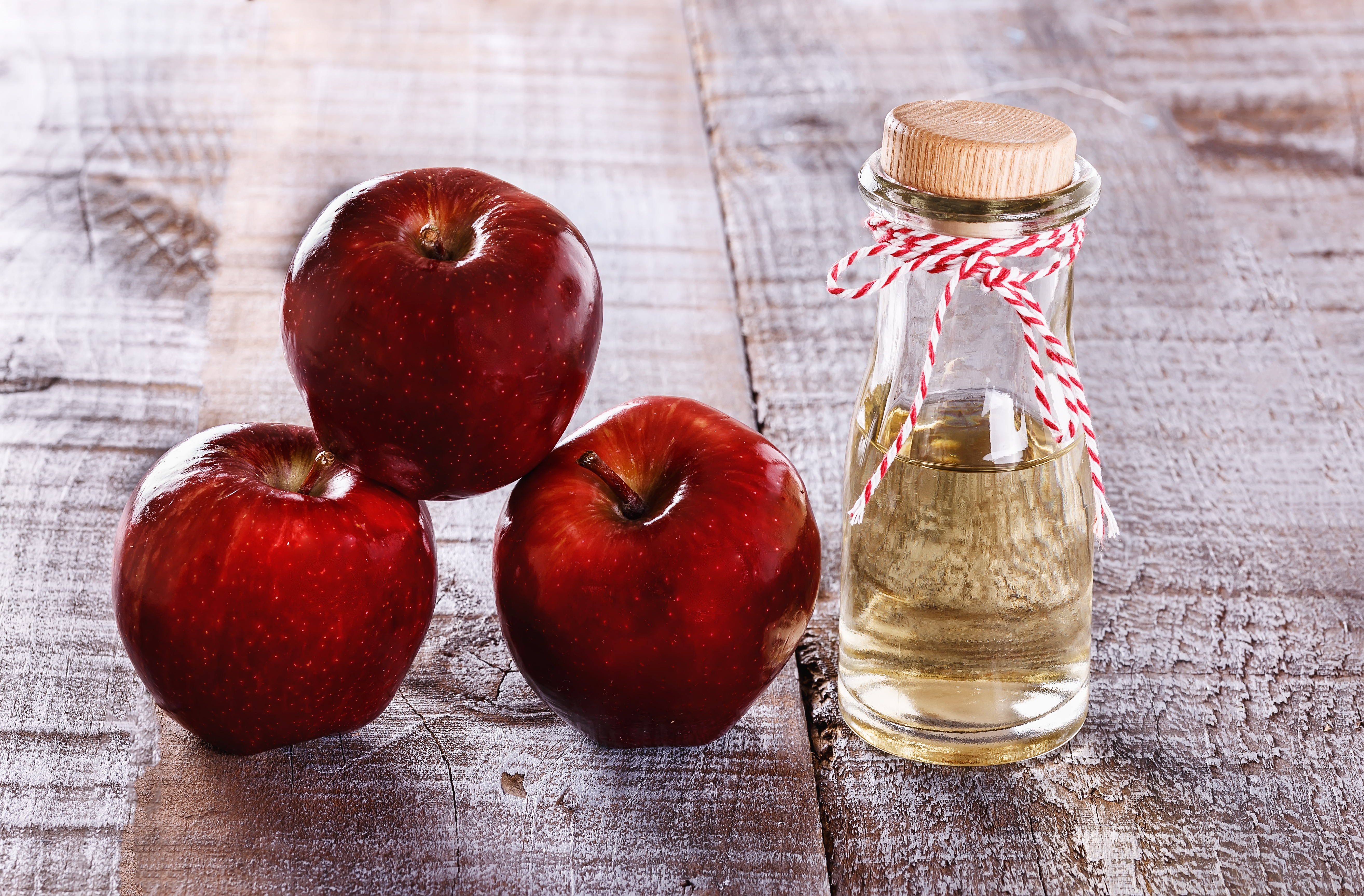 4 Beauty Benefits of Apple Cider Vinegar