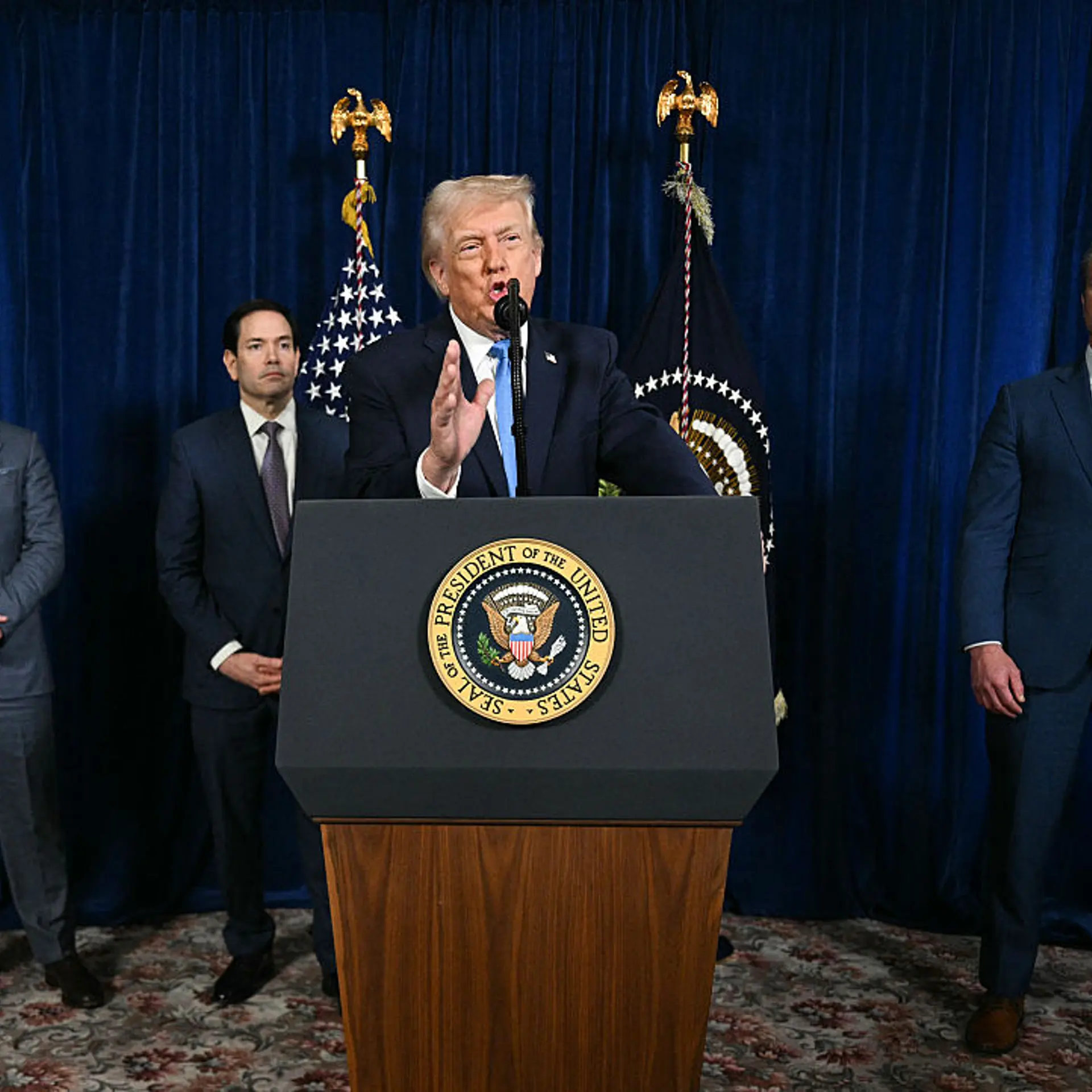 TOPSHOT-US-VENEZUELA-CONFLICT-TRUMP