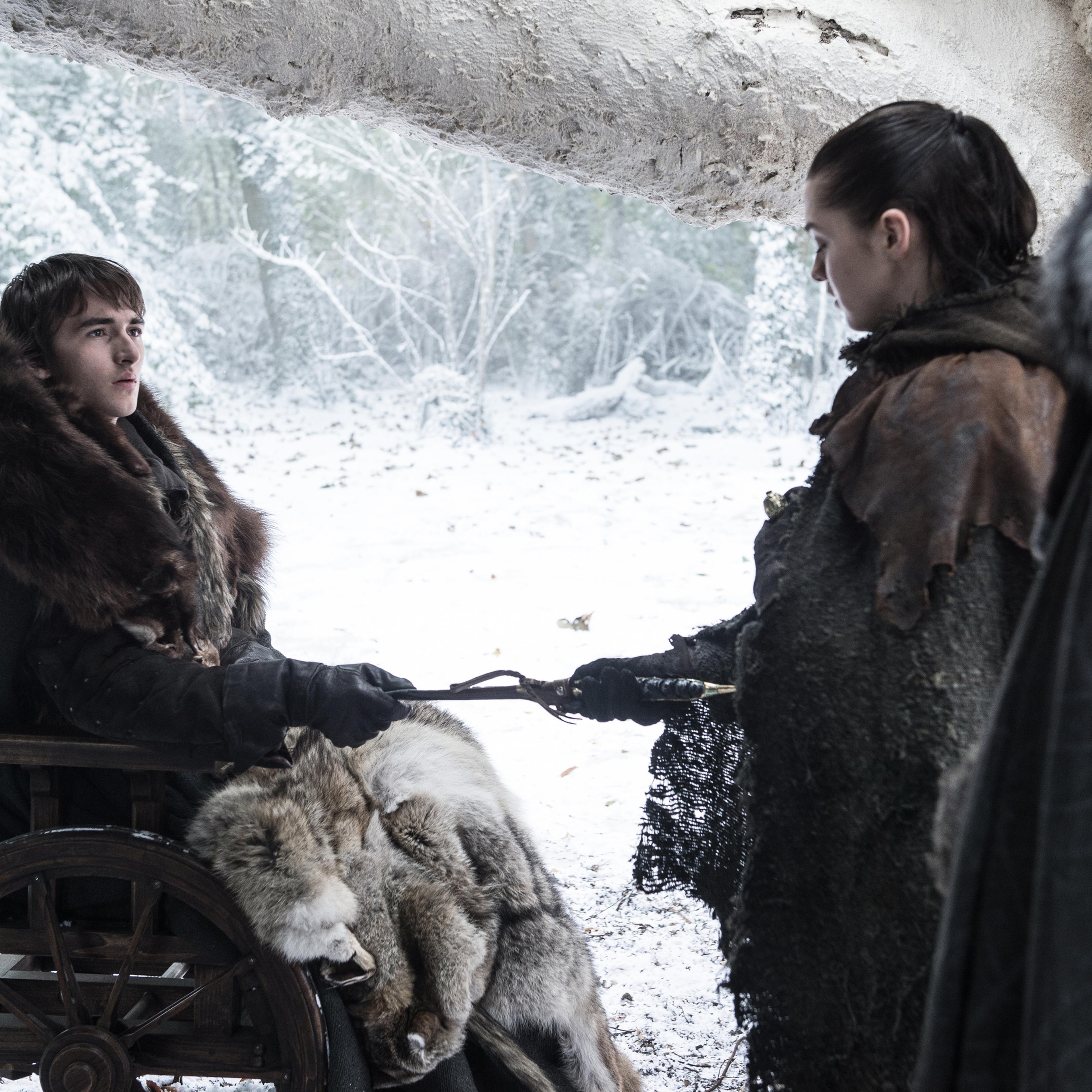 Isaac Hempstead Wright and Maisie Williams in Game of Thrones