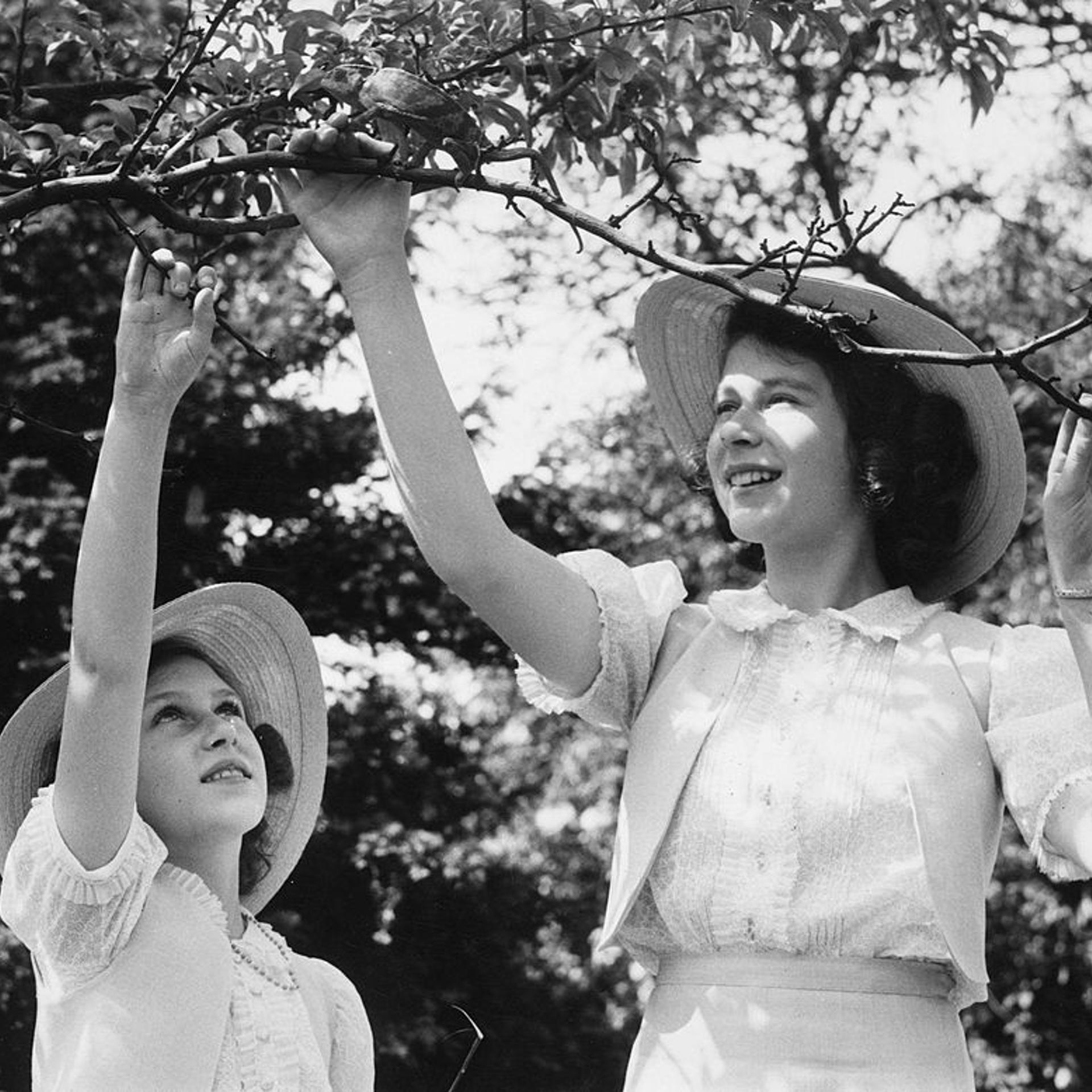 Princesses Elizabeth and Margaret