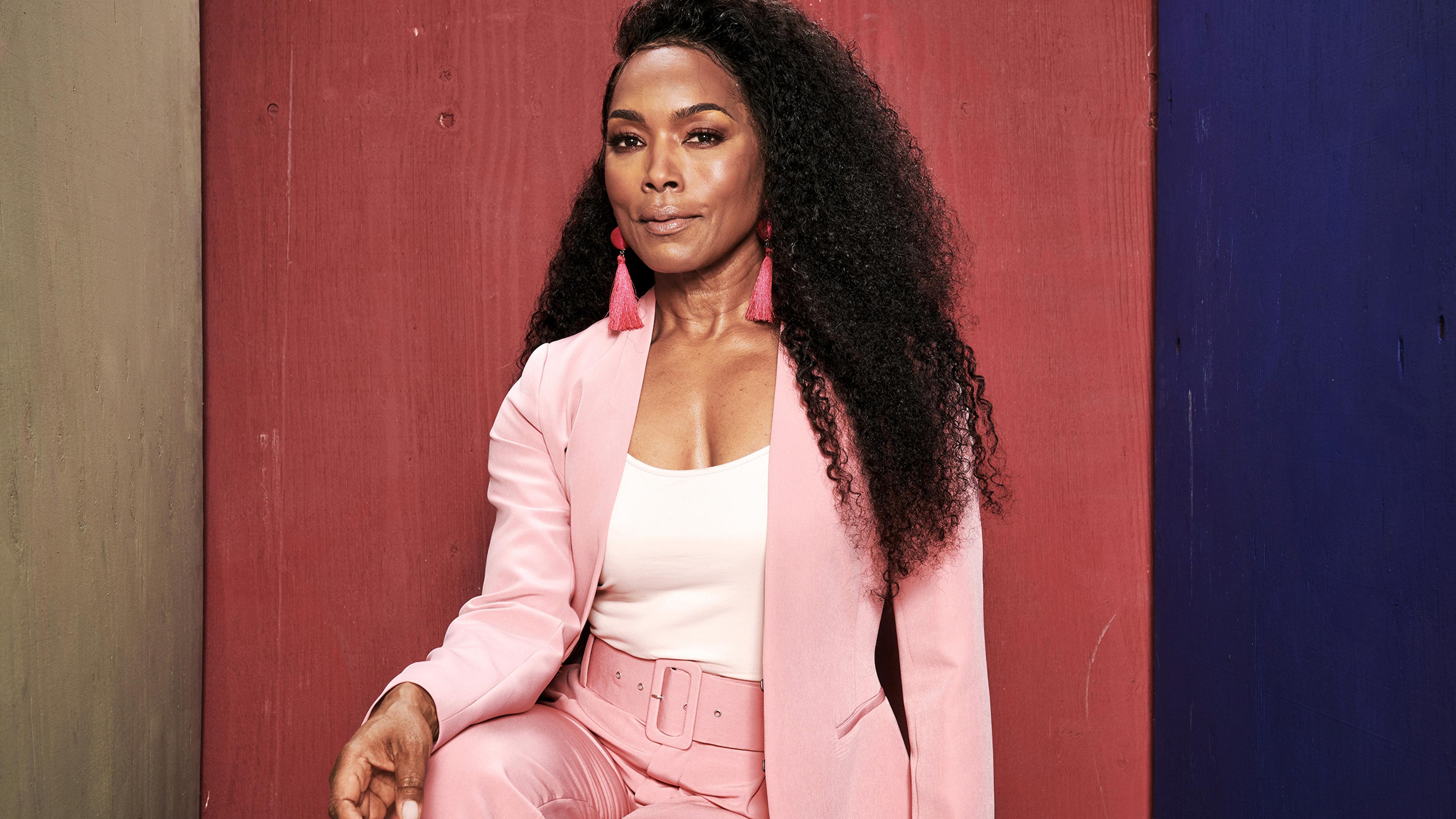 does angela bassett smoke cigarettes Beauty Break: Smoking Kills (Glamorously) - Blog Waiting to Exhale (1/5) Movie