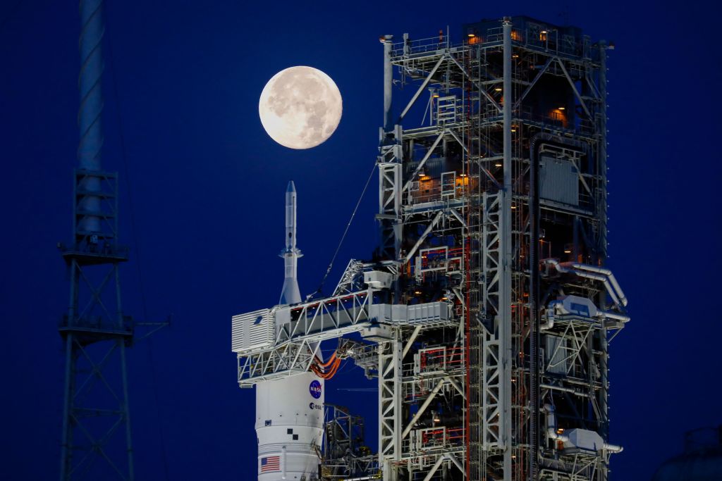 US-SPACE-NASA-ROCKET-MOON
