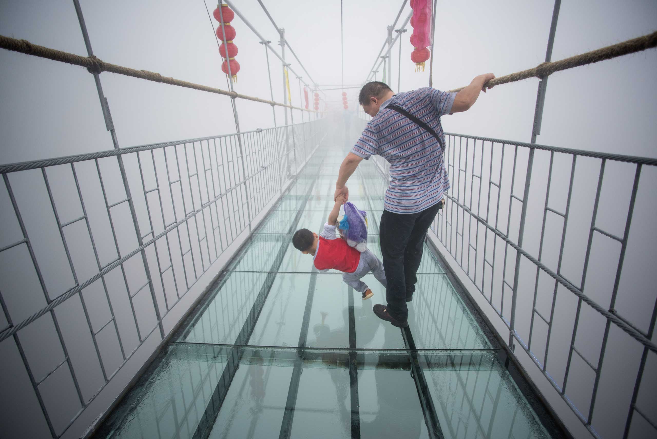 CHINA-TOURISM-BRIDGE