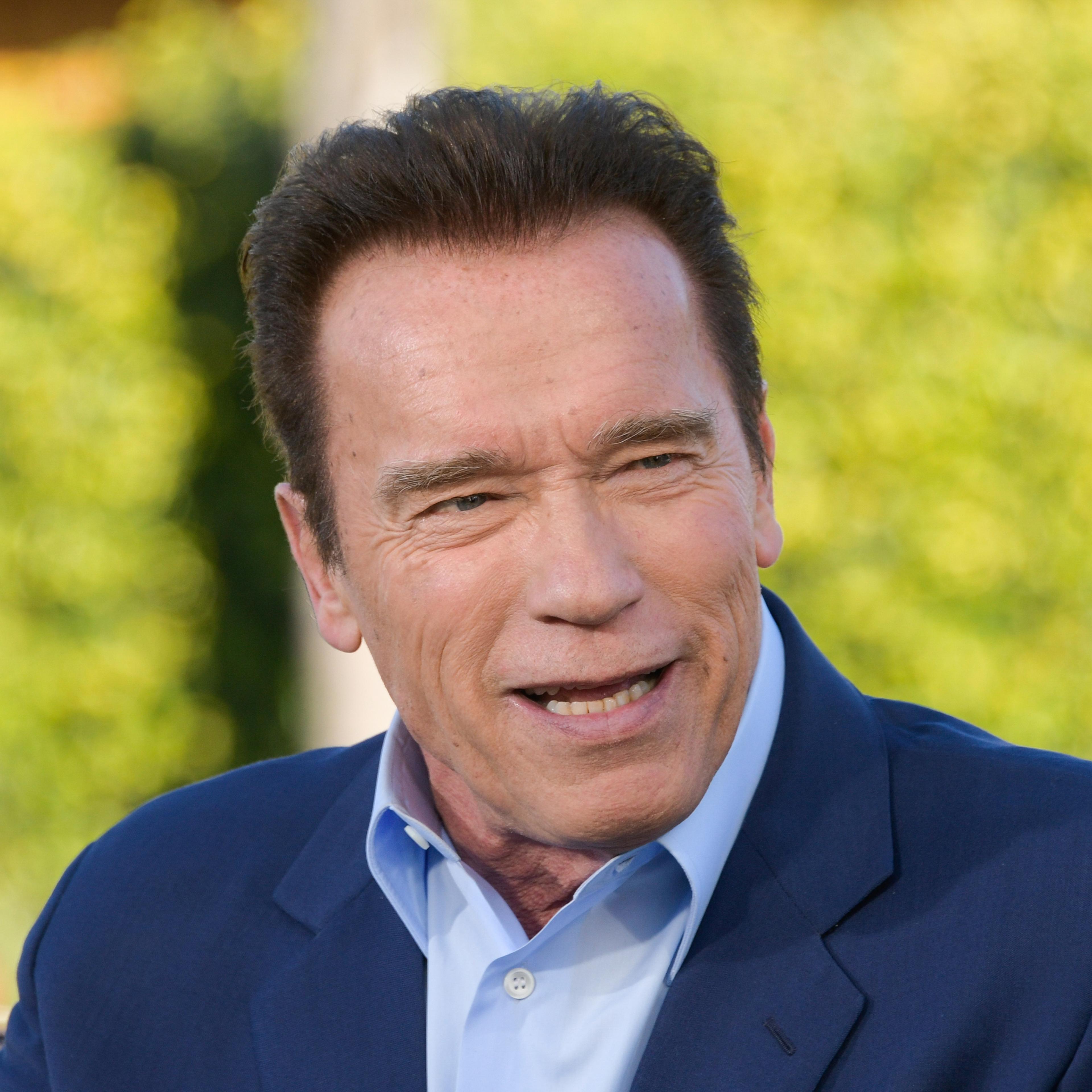 Arnold Schwarzenegger Visits "Extra"