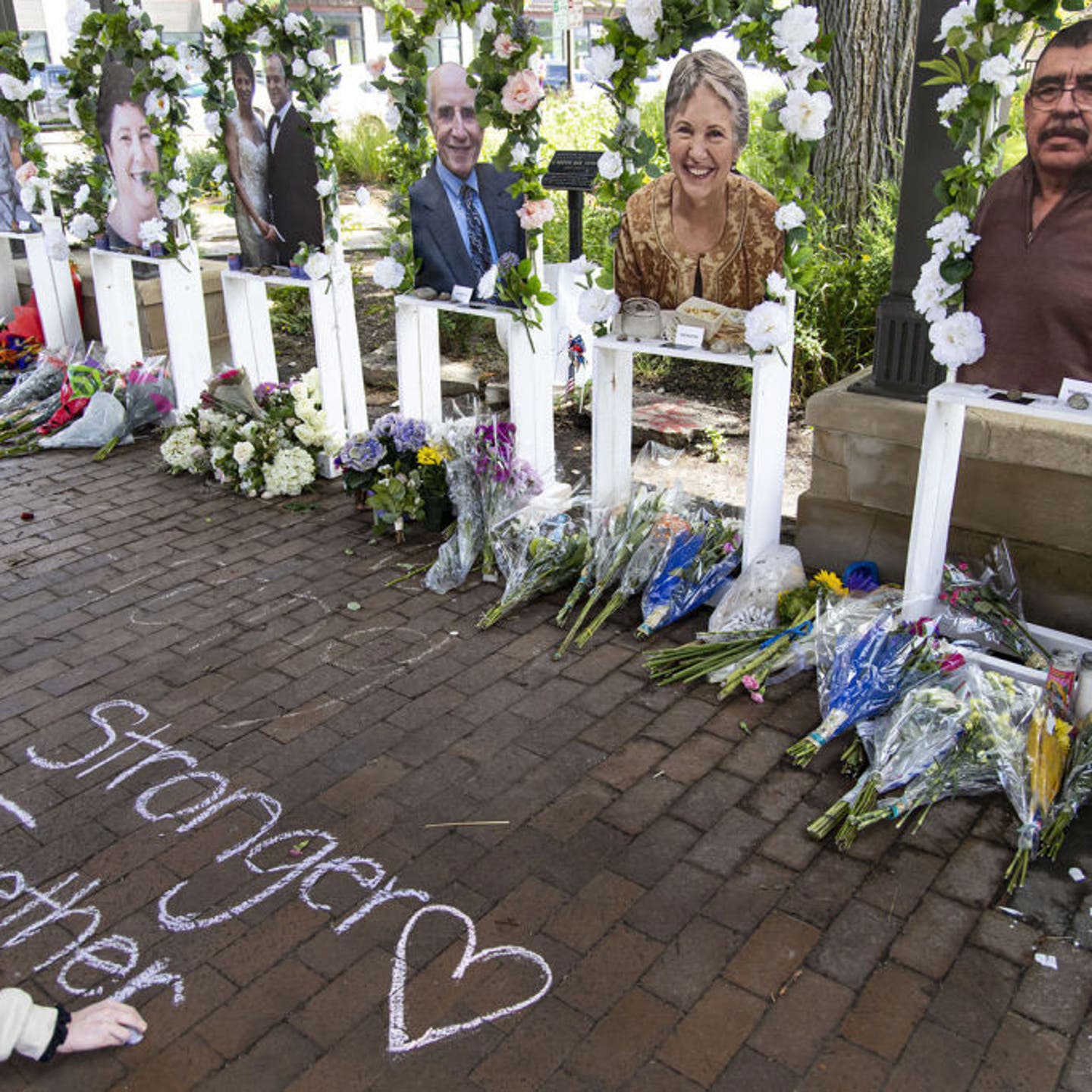 US-NEWS-ILL-PARADE-SHOOTING-FUNERALS-TB