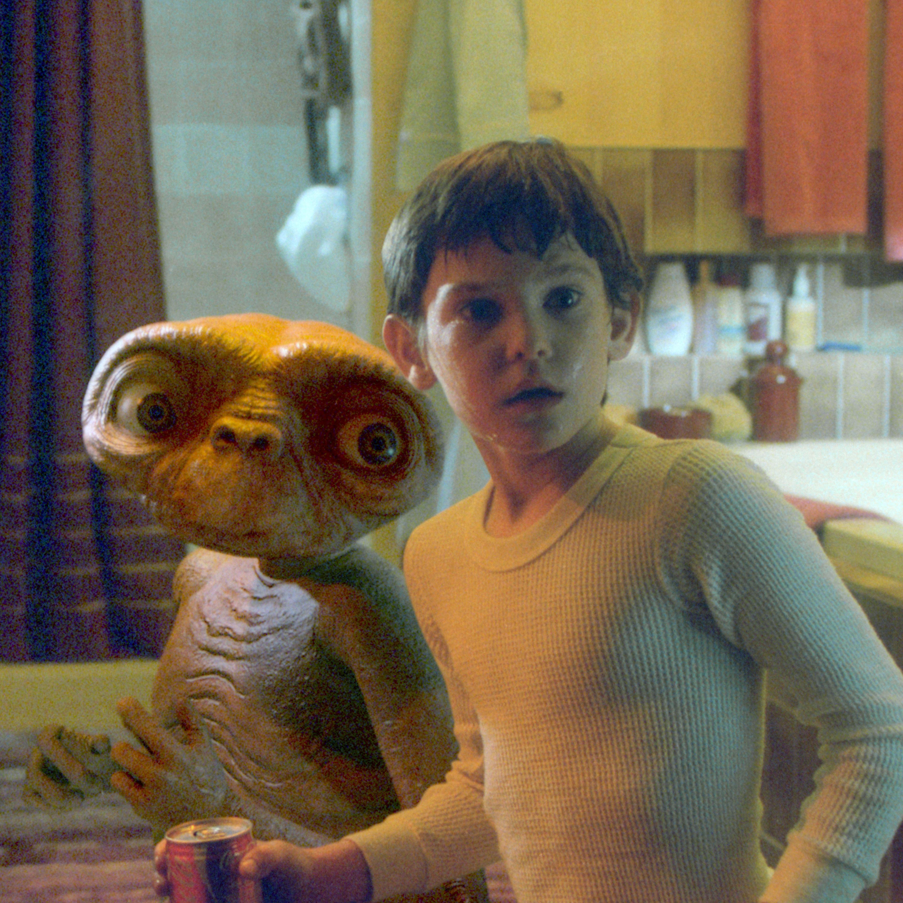 On the set of E.T. the Extra-Terrestrial