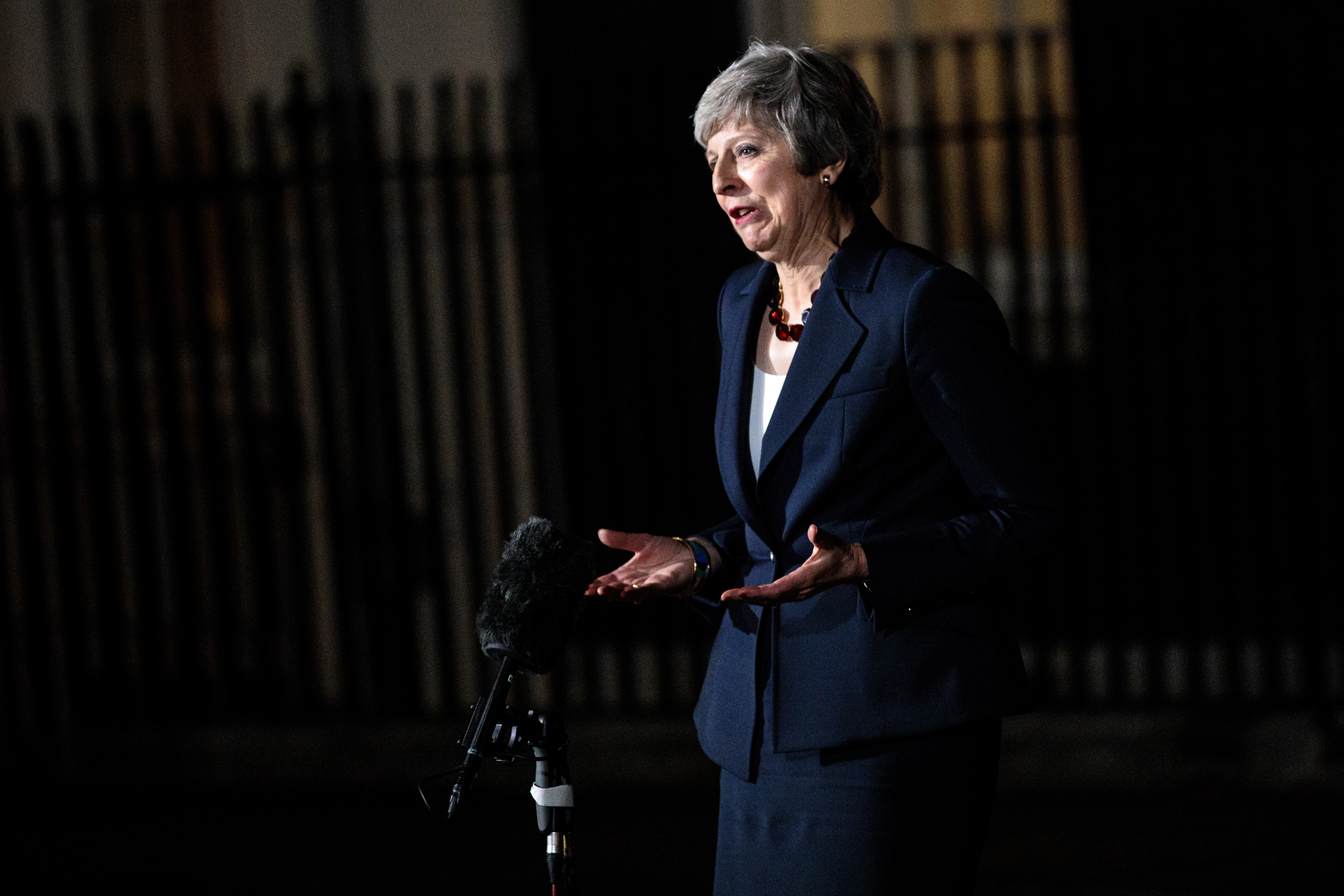 The British Prime Minister Confirms That Her Cabinet Back Brexit Draft Agreement