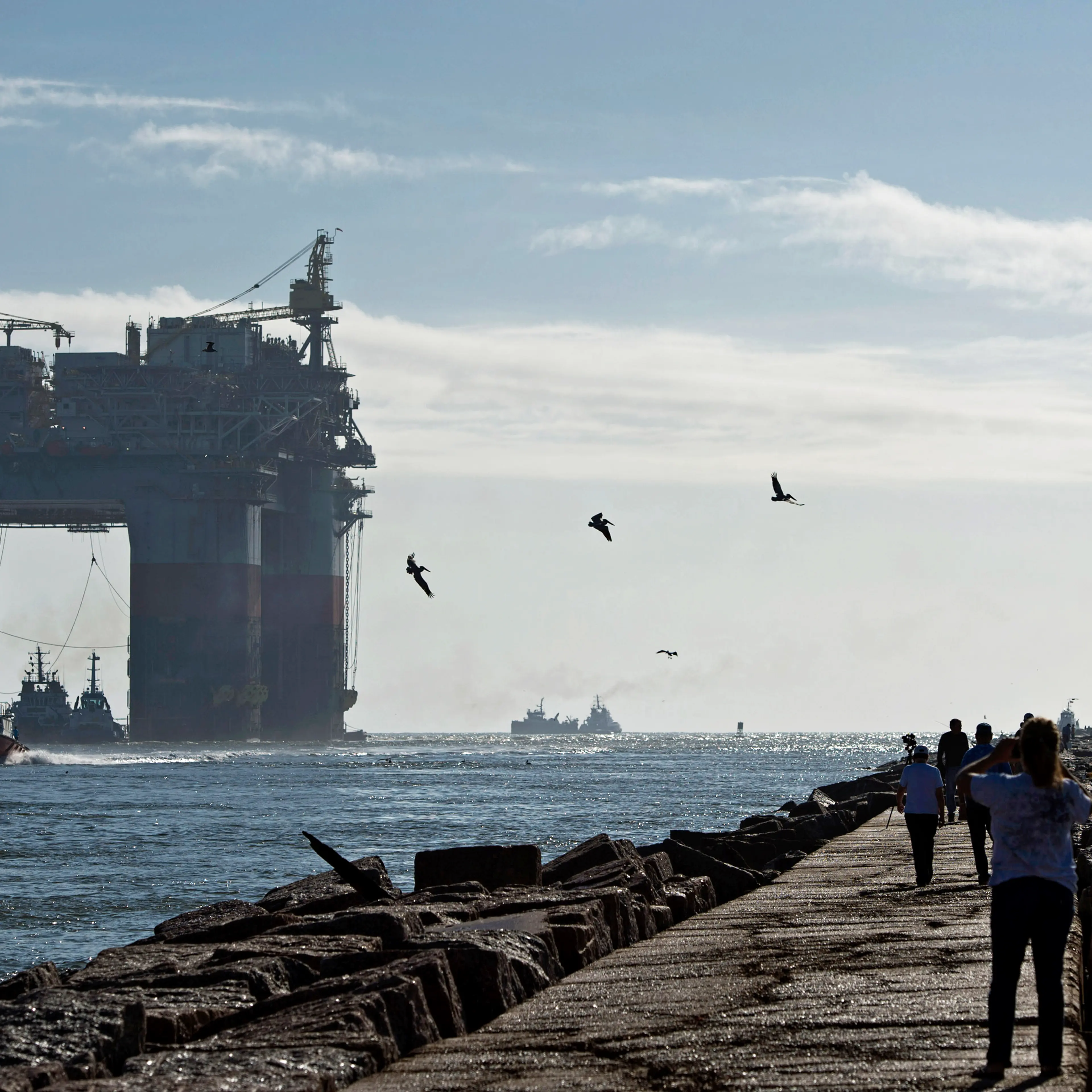 Chevron's Jack/St. Malo Oil Platform Departs From Kiewit Offshore