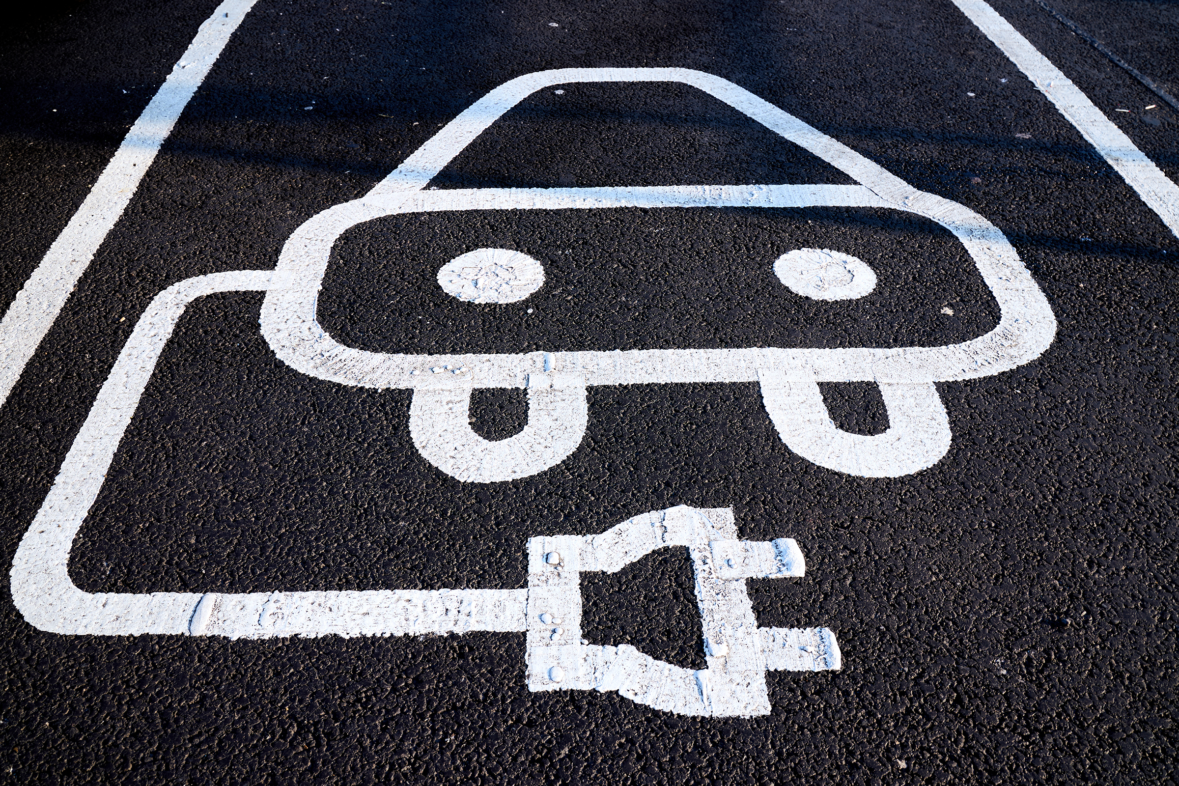 Electric car charging - London