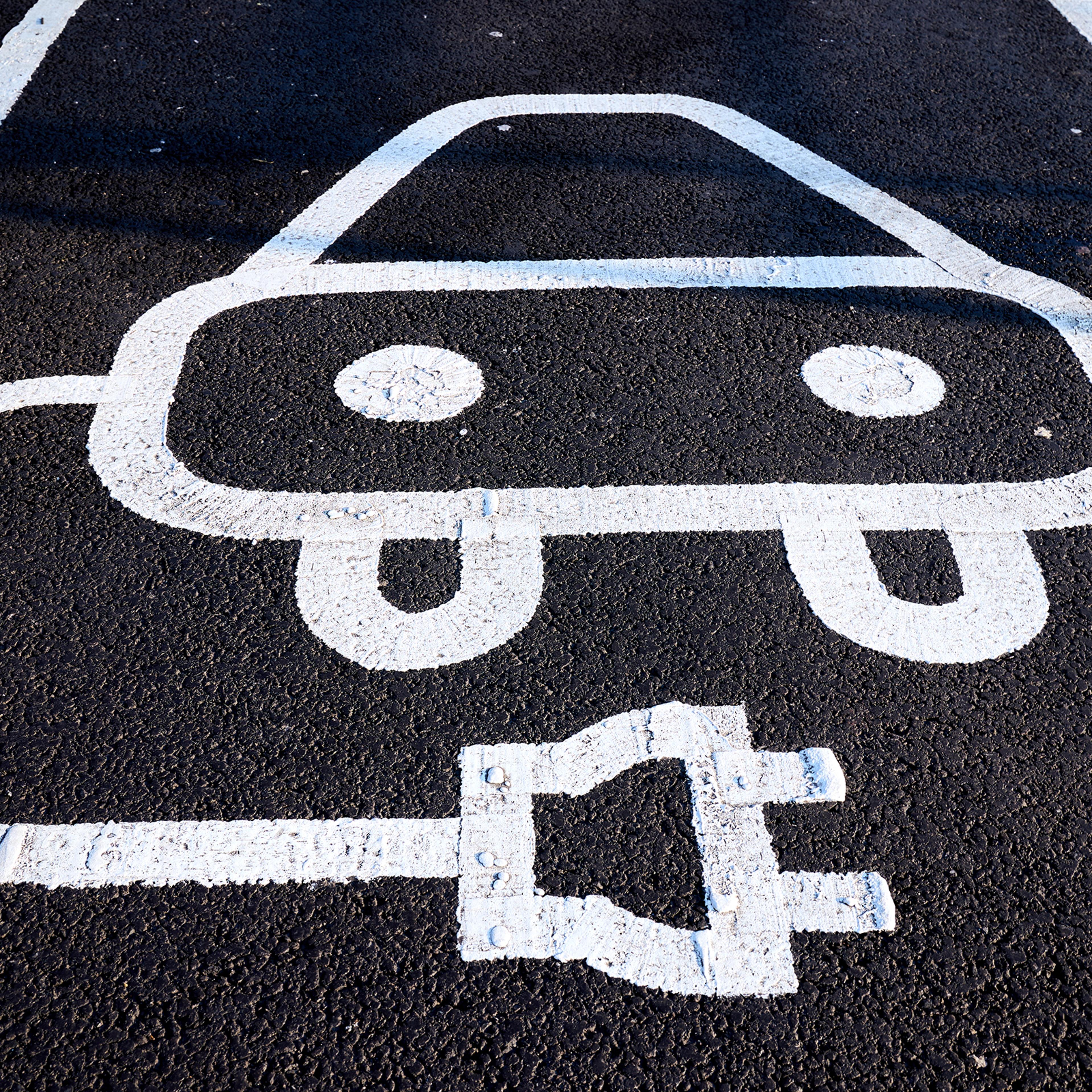 Electric car charging - London