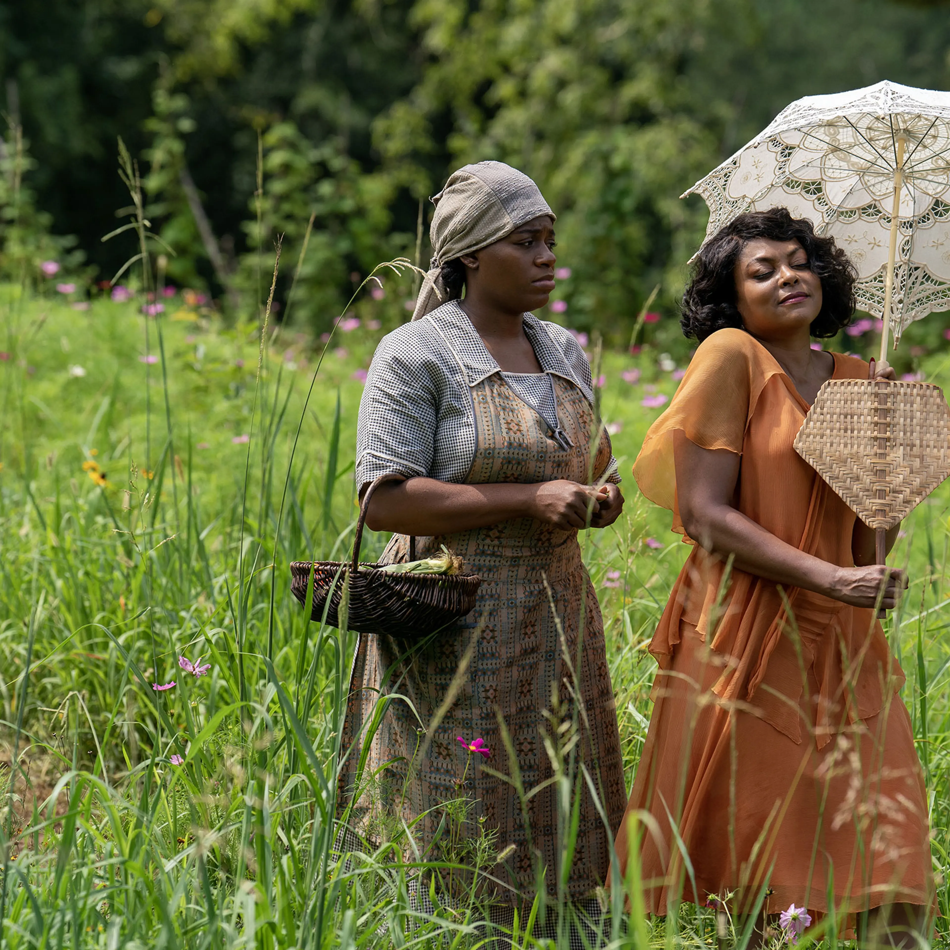 FANTASIA BARRINO as Celie and Taraji P. Henson as Shug Avery in The Color Purple