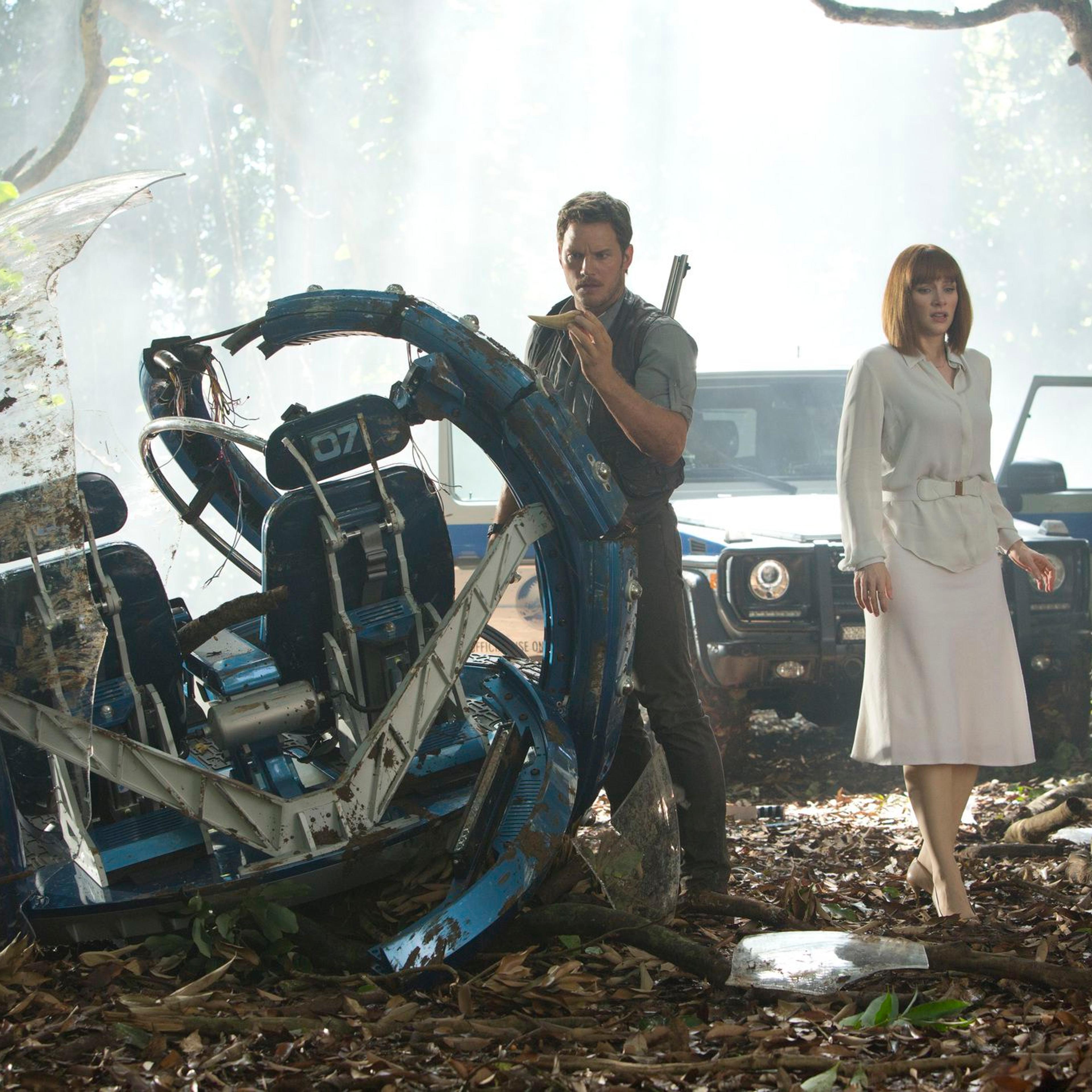Chris Pratt and Bryce Dallas Howard in Jurassic World.