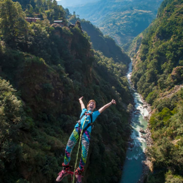 man-bungee-jumping
