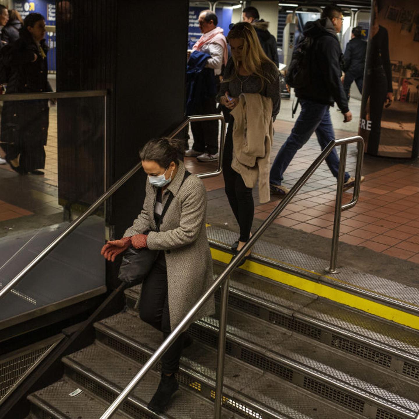 New York City Commuters Urged To Avoid Packed Subway Cars