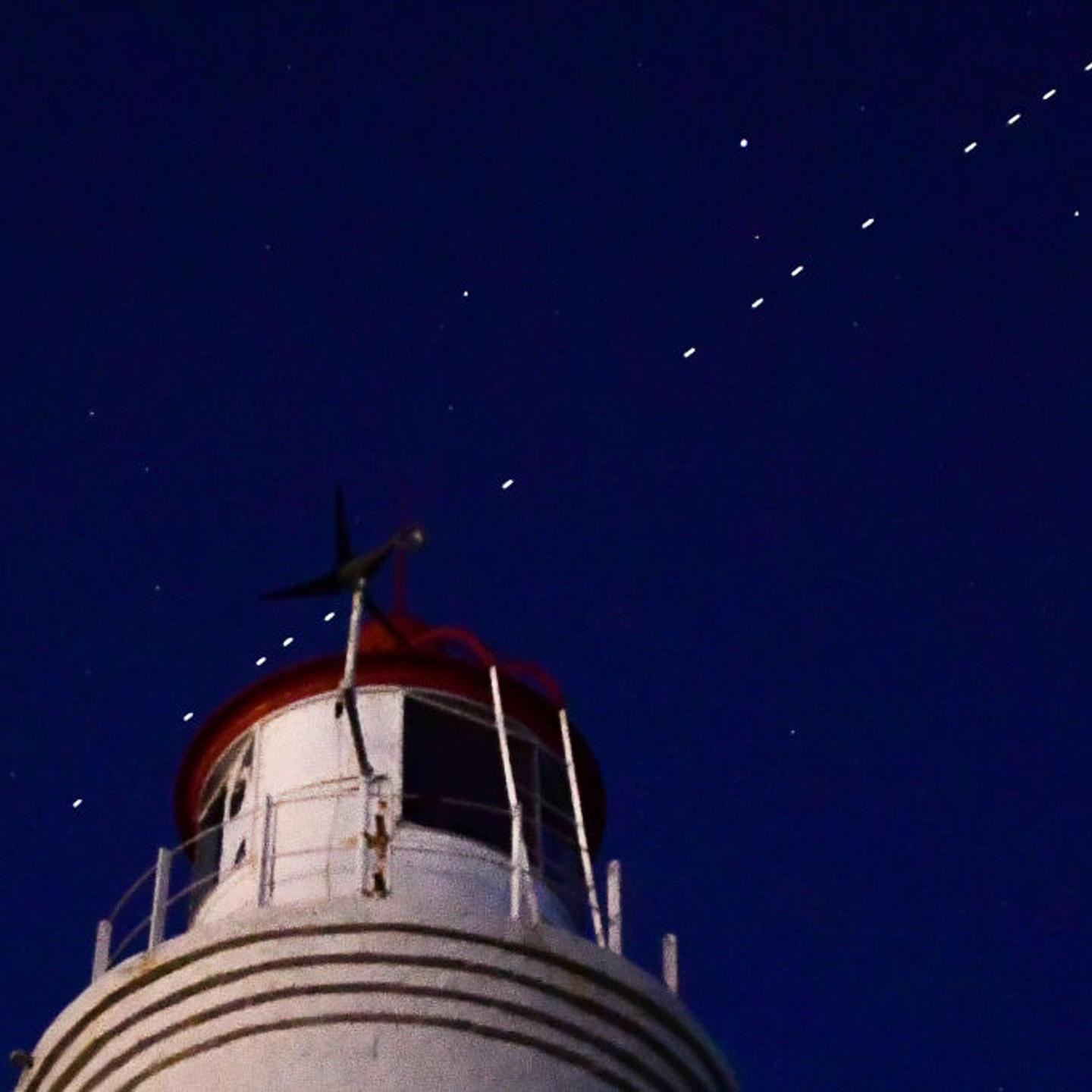 60 SpaceX's Starlink Internet satellites on Earth orbit