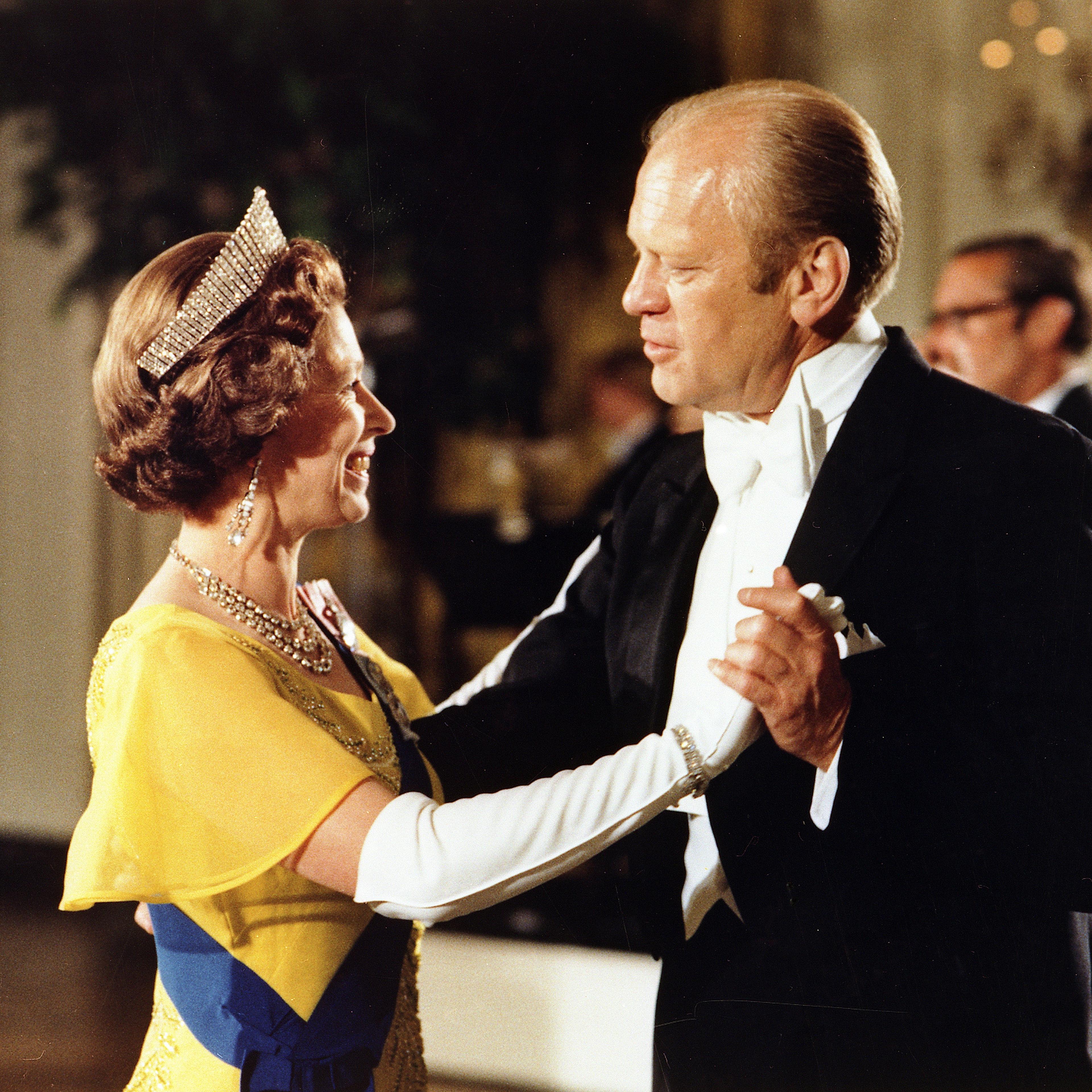 Gerald Ford (1913-2006) 38th President of the United States 1974-1977, dancing with Queen Elizabeth II at the ball at the White House, Washington, during the 1976 Bicentennial Celebrations of the Declaration of Independence.