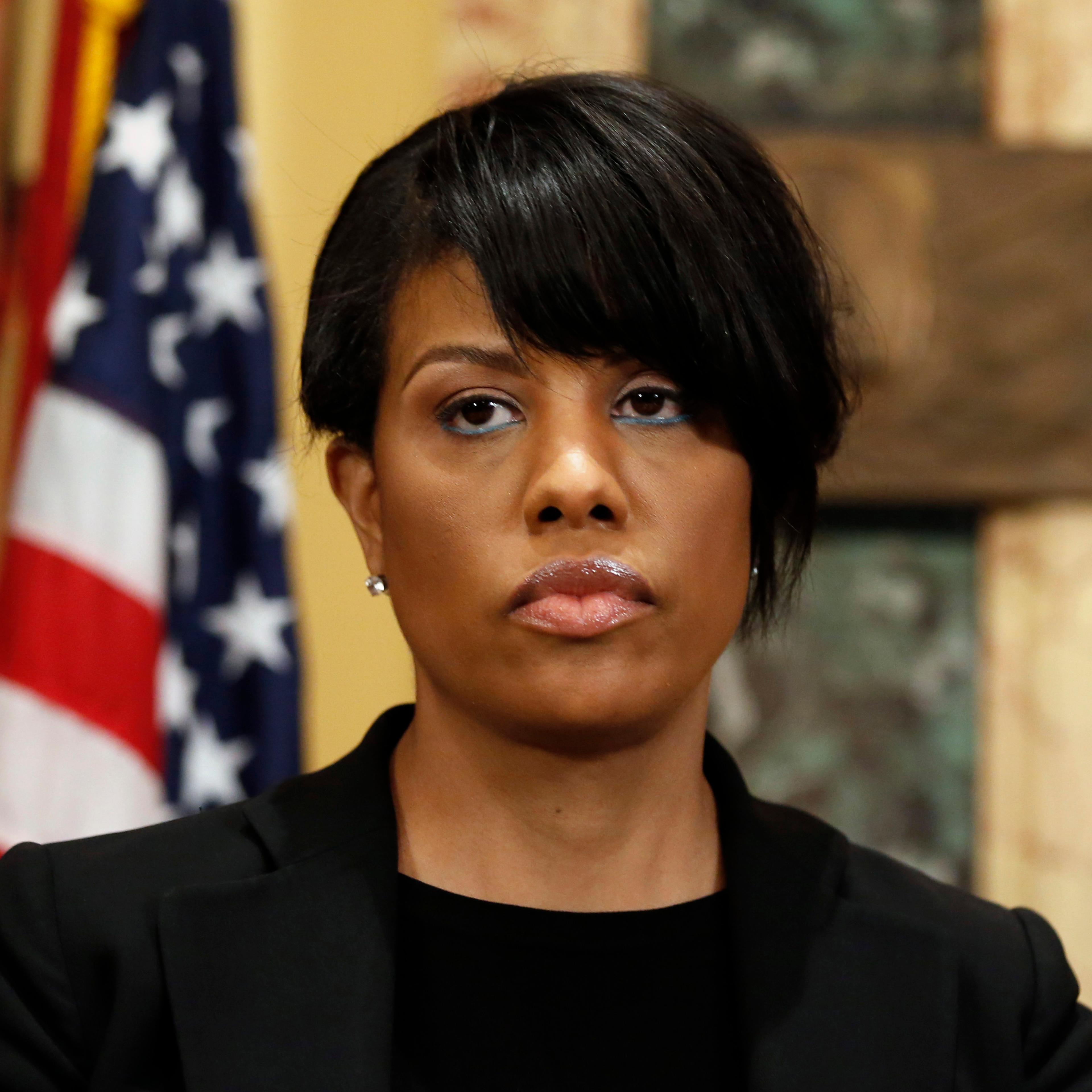 Mayor Stephanie Rawlings-Blake prepares to speak at a media availability at City Hall, on May 1, 2015 in Baltimore.