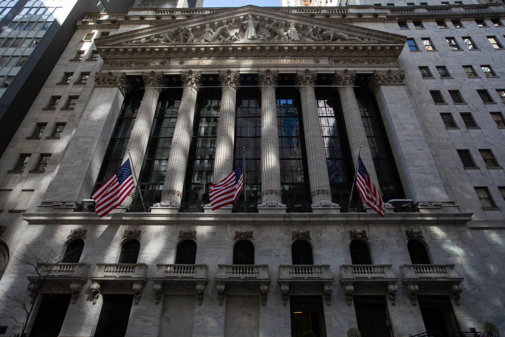 Stocks Climb Amid Tech Rebound