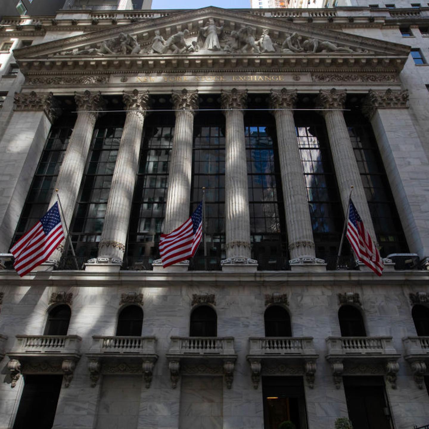 Stocks Climb Amid Tech Rebound