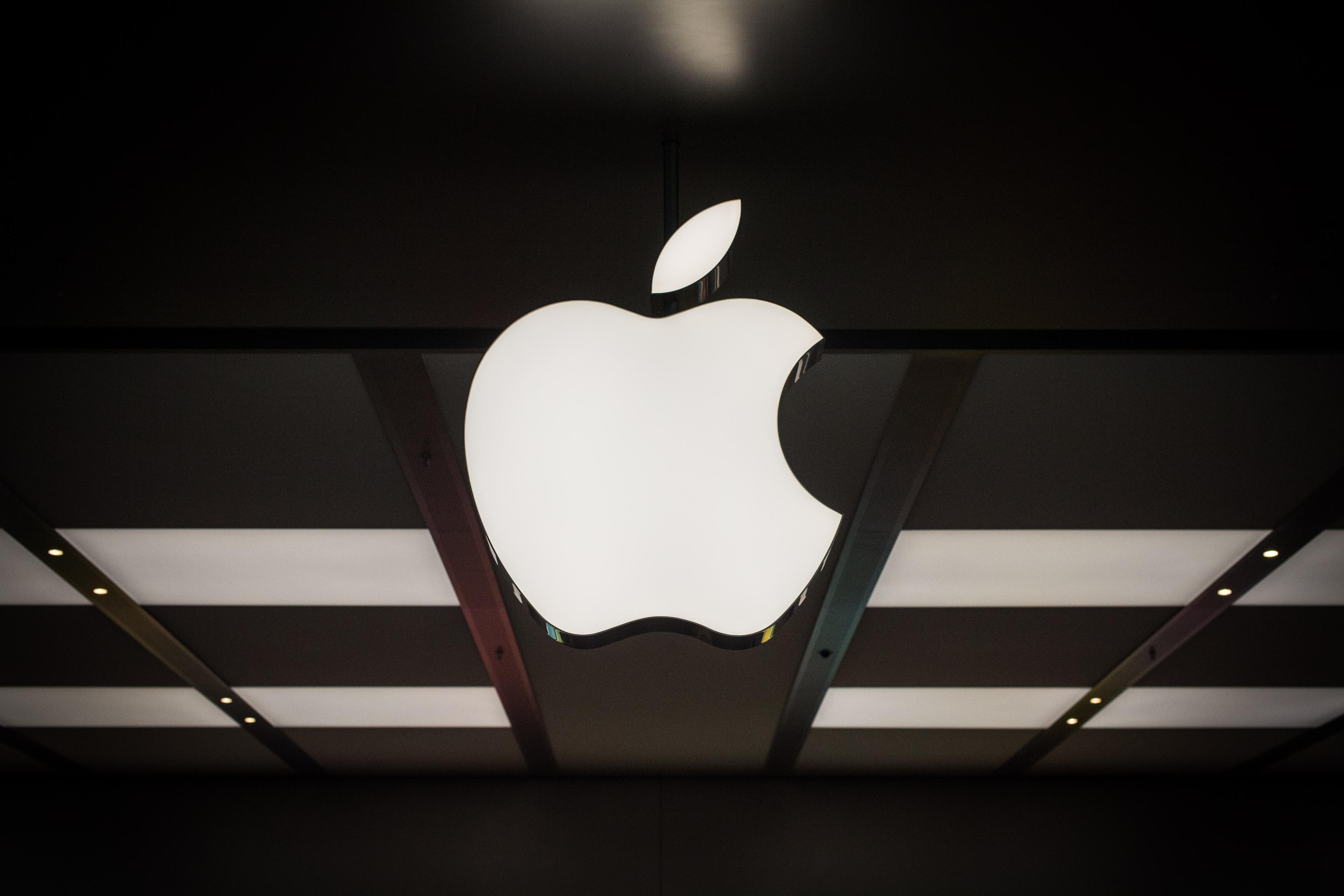 Apple Retail Rio Icon Apple to Pay Large Tax Bill in Italy