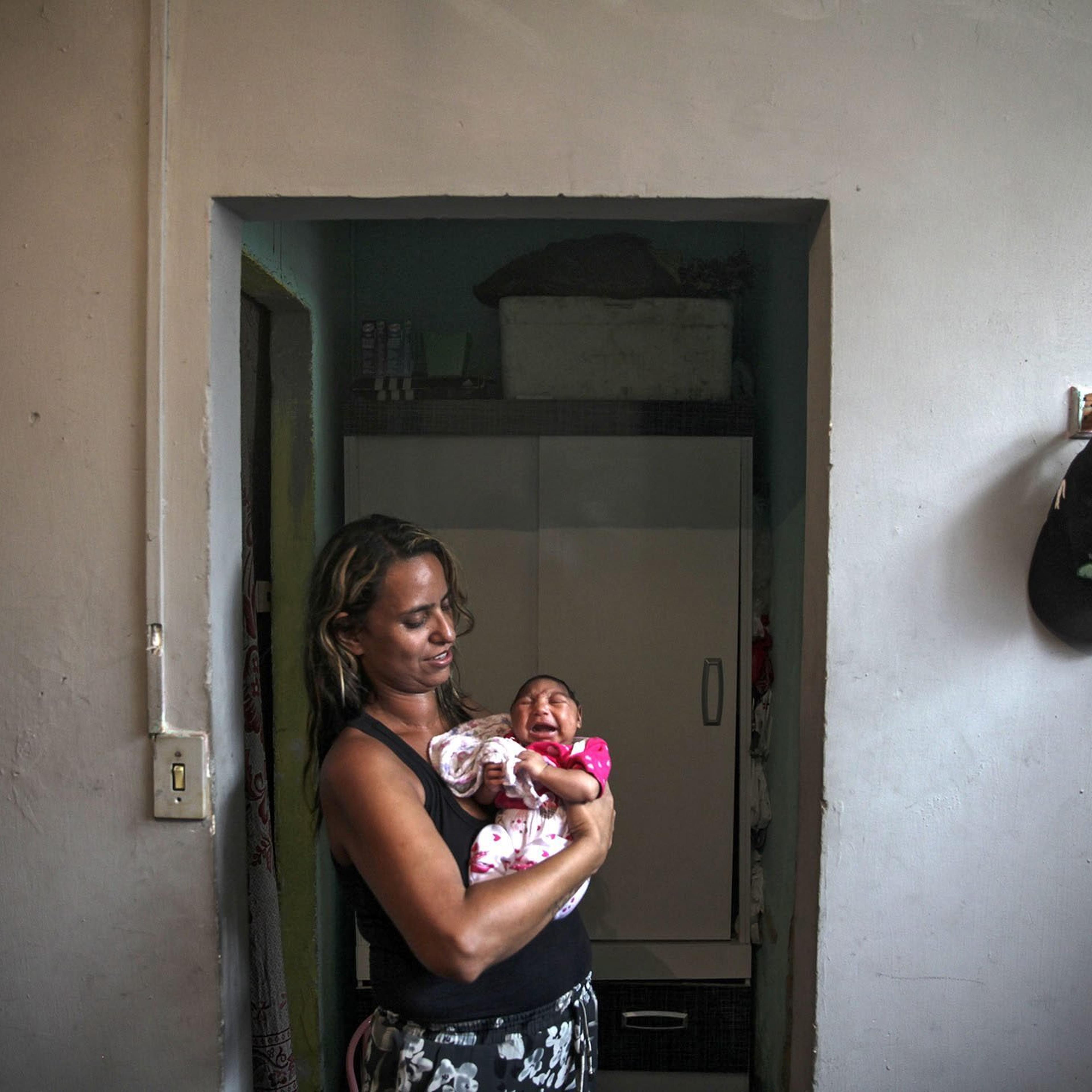 Mother can raise child with microcephaly completely normal, a Brazilian mother says