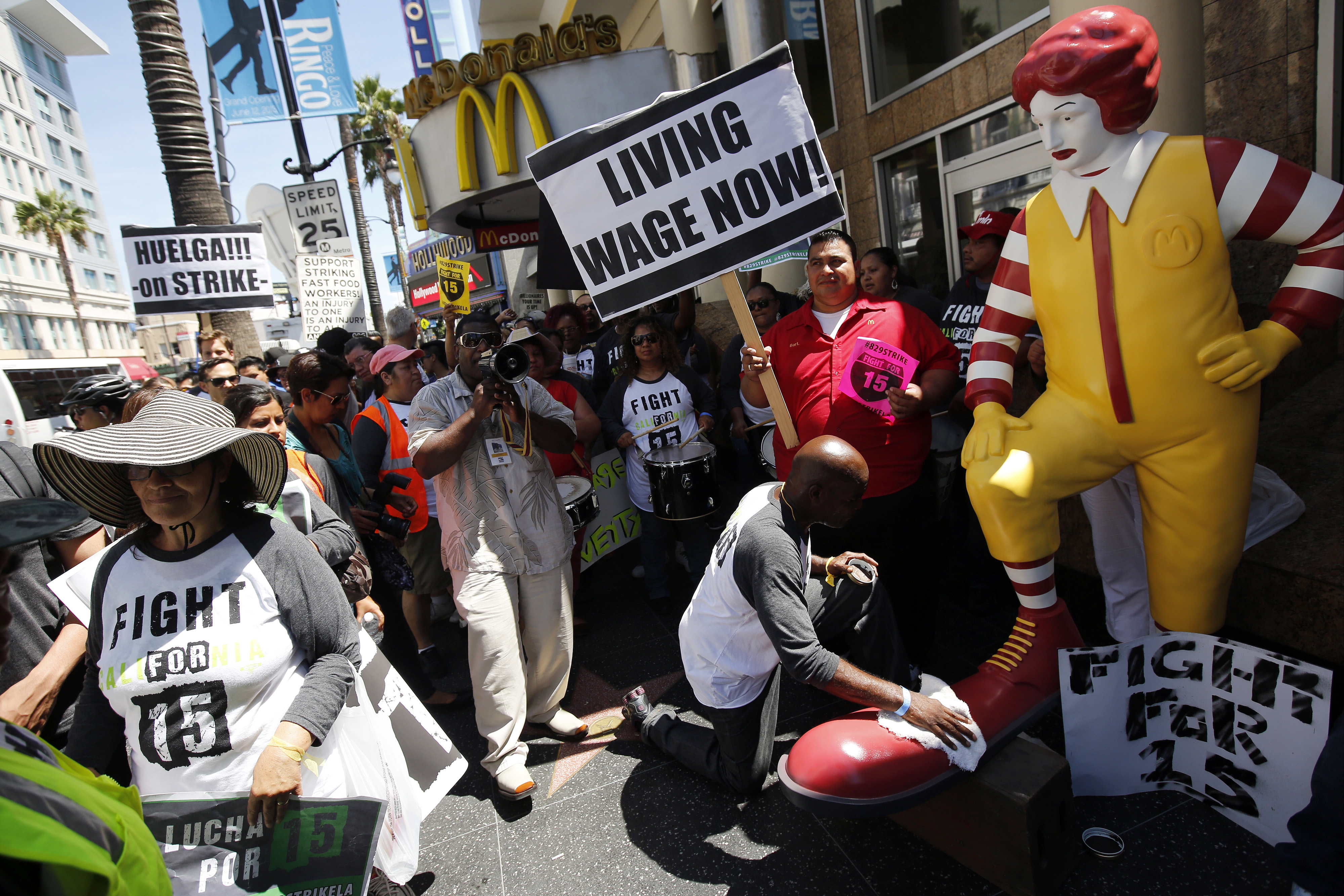 Fast-Food Strikes in 50 U.S. Cities Seeking $15 Per Hour