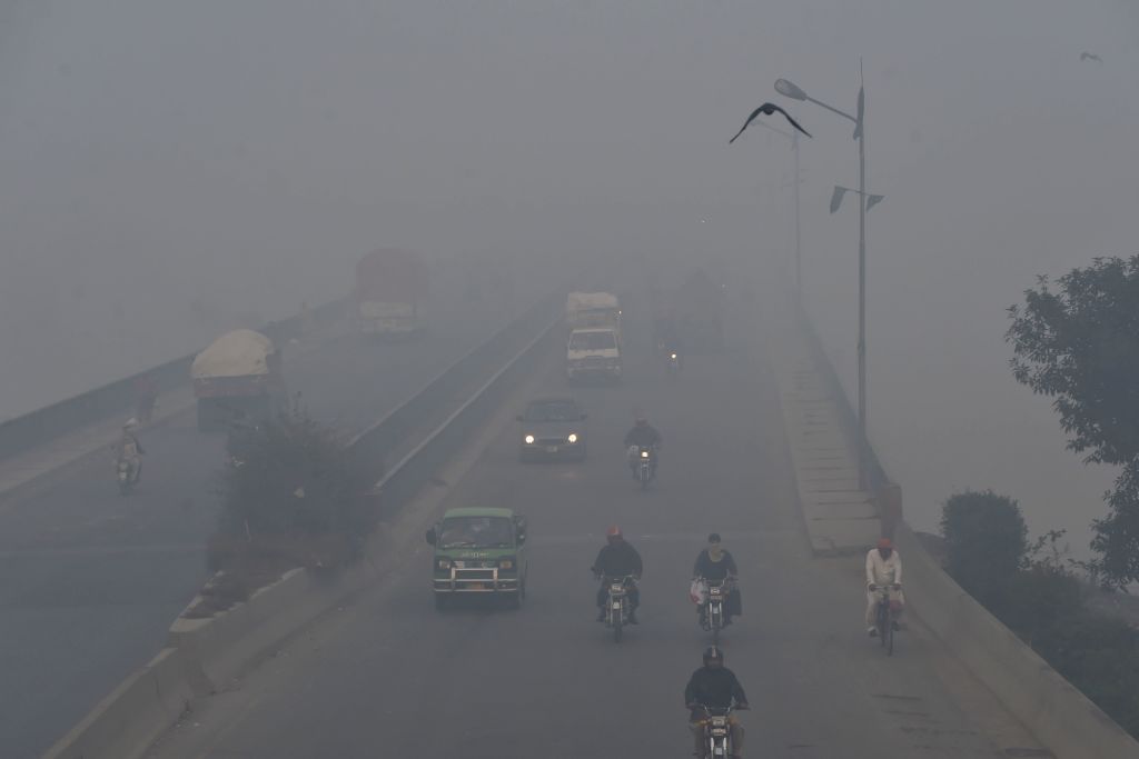 TOPSHOT-PAKISTAN-WEATHER-SMOG