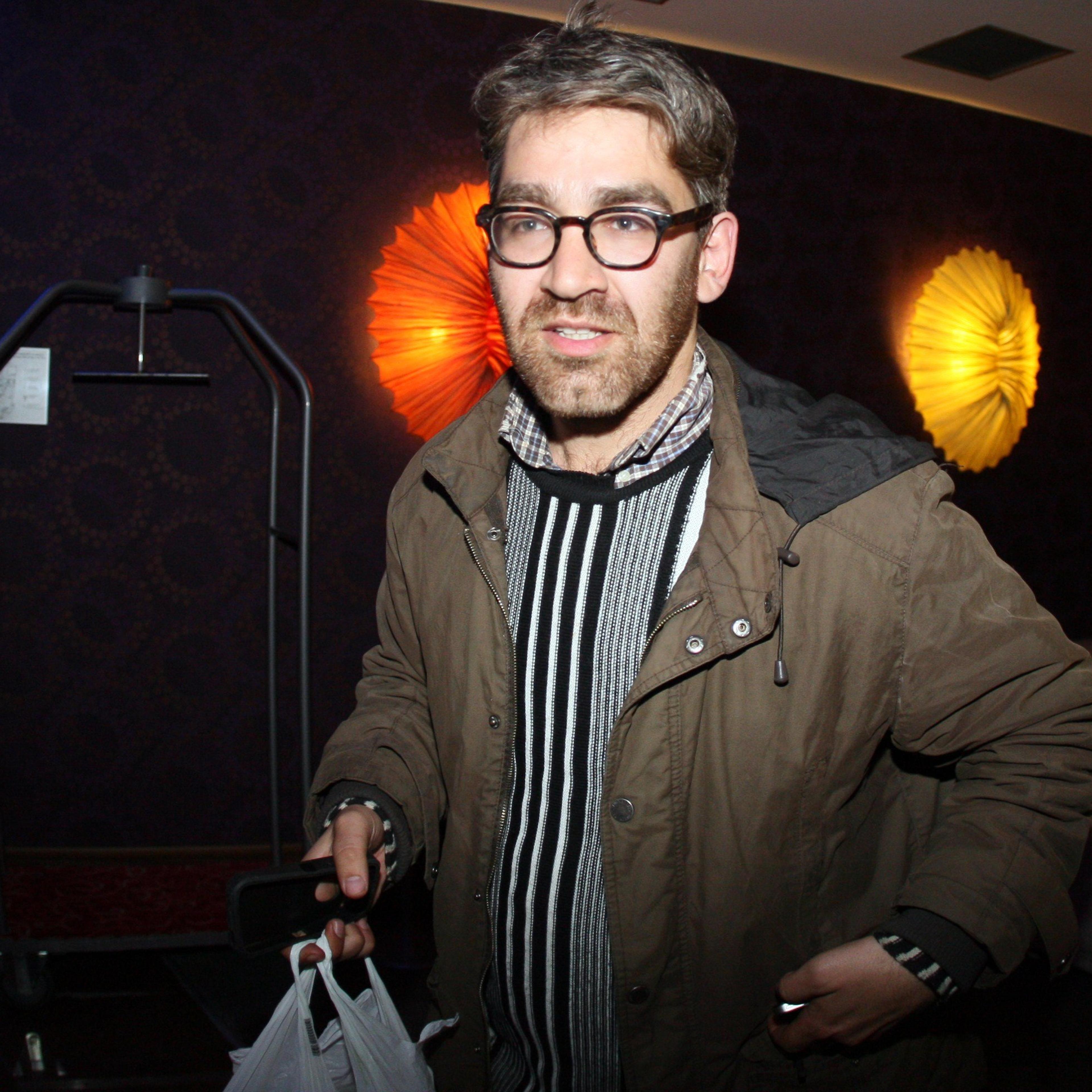 U.S. journalist Simon Ostrovsky, who was abducted and held by pro-Kremlin rebels in east Ukraine this week, arrives in a hotel in the eastern Ukrainian city of Donetsk after being freed, on April 24, 2014.